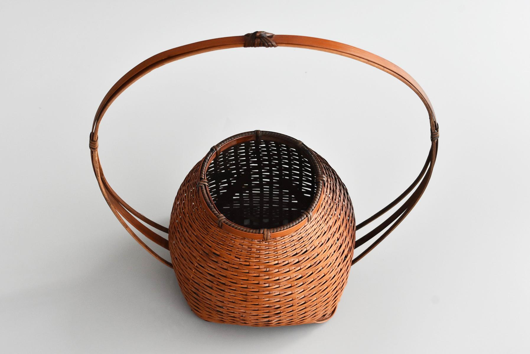 20th Century Showa Period in Japan, Small Bamboo Basket / Old Antique Flower Basket /Folk Art