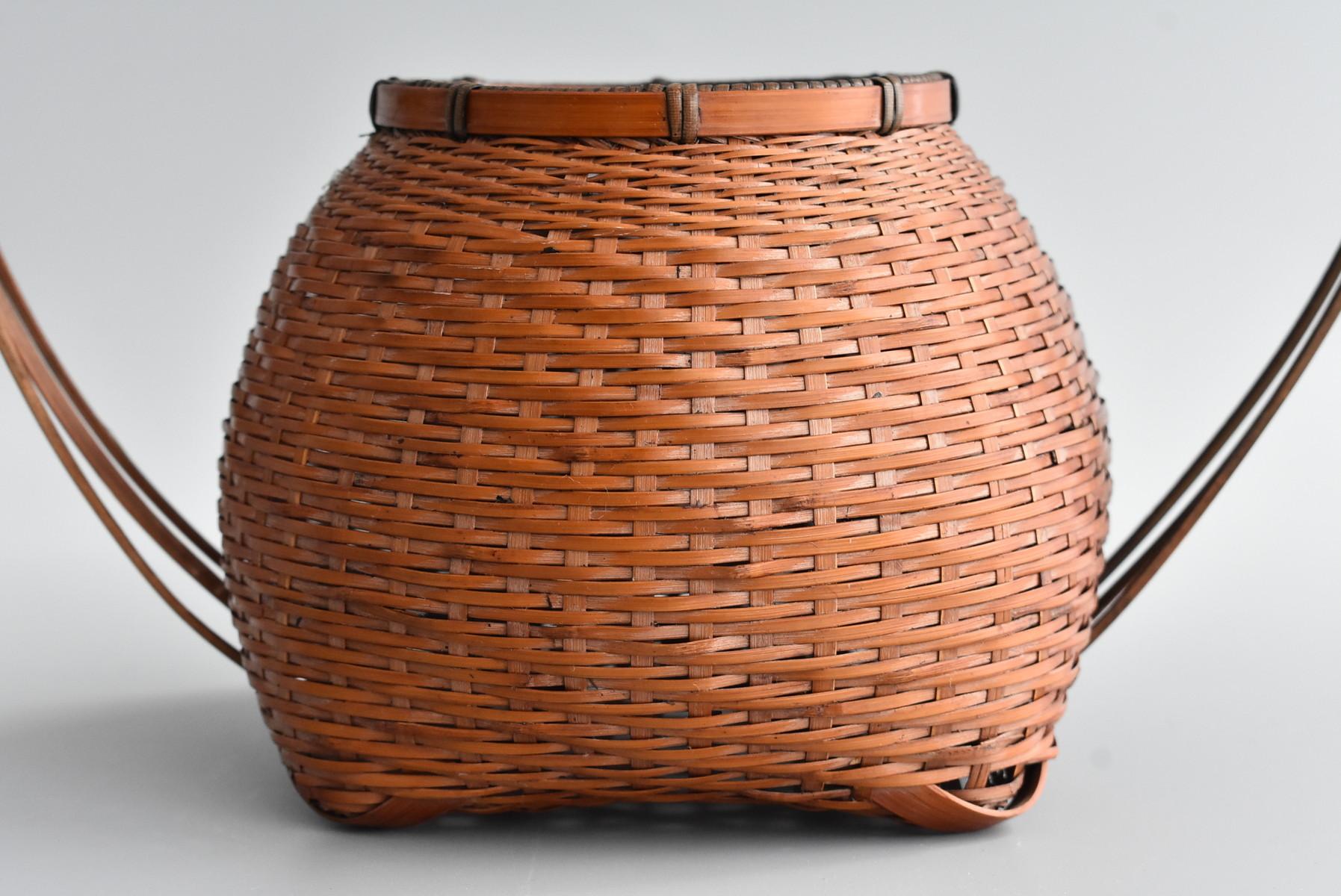 Showa Period in Japan, Small Bamboo Basket / Old Antique Flower Basket /Folk Art 1