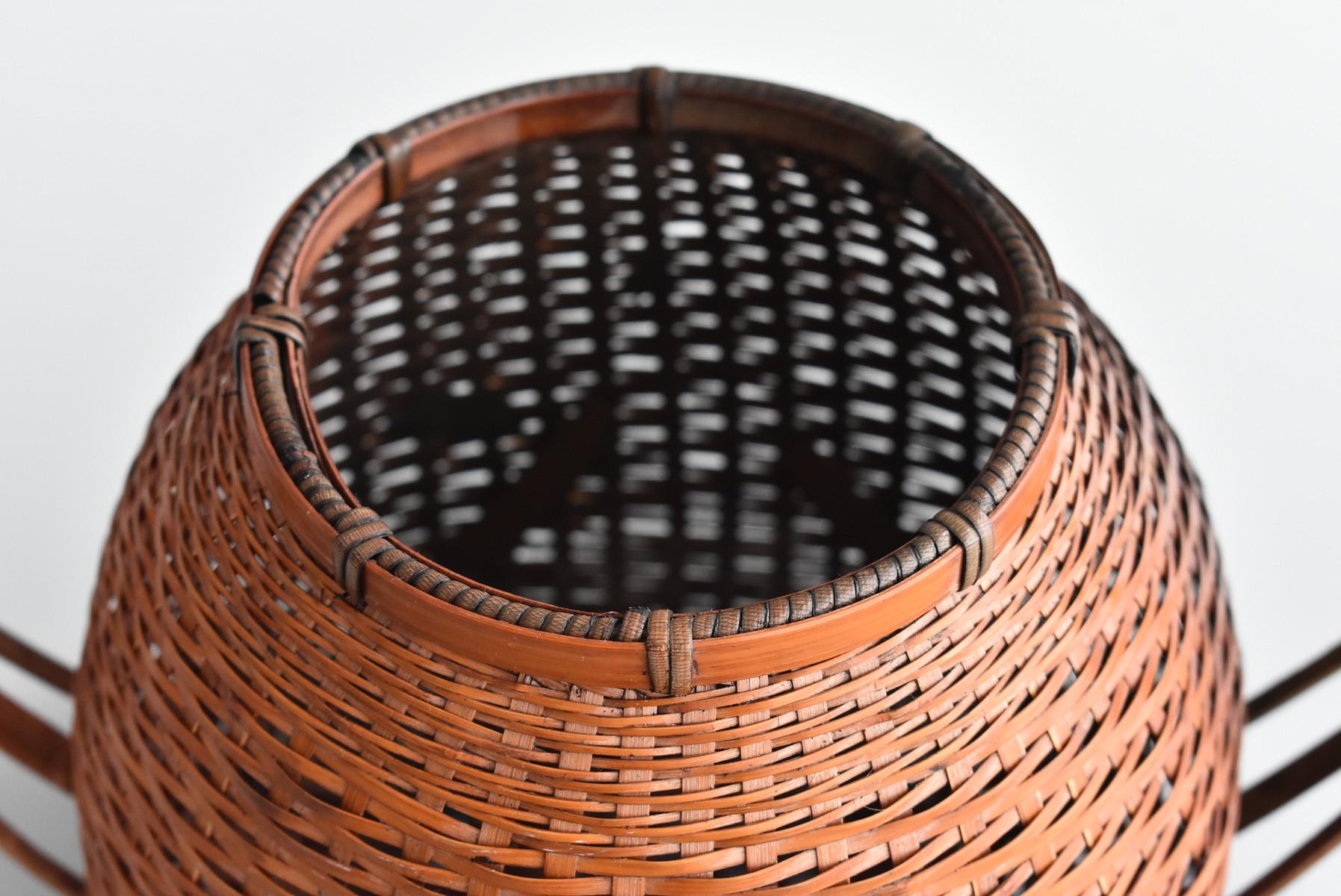 Showa Period in Japan, Small Bamboo Basket / Old Antique Flower Basket /Folk Art 2