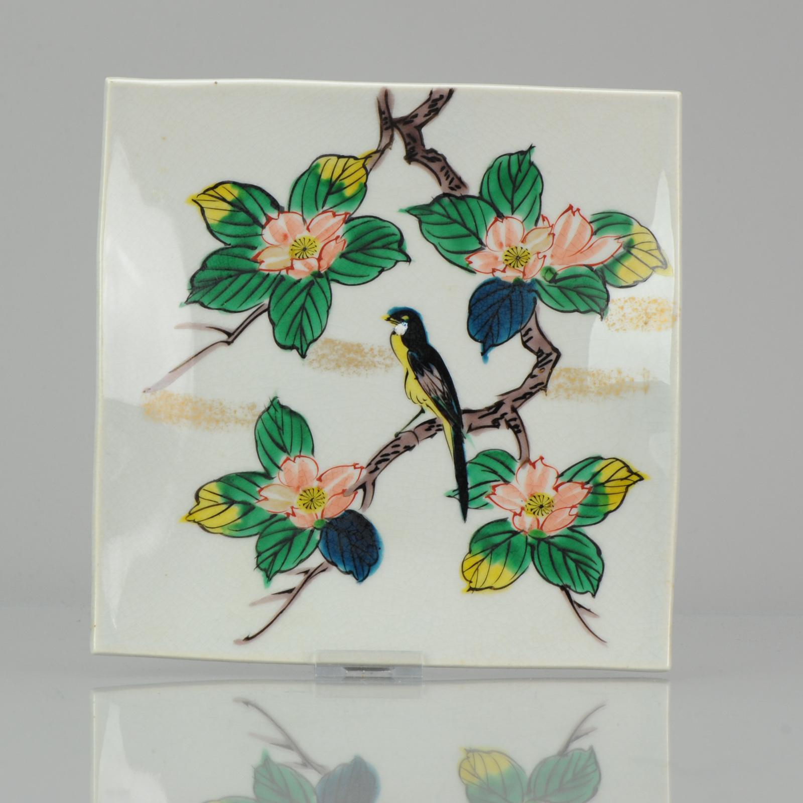 Showa period Japanese 20th Century Porcelain Kutani Bird Plate in Box For Sale 1