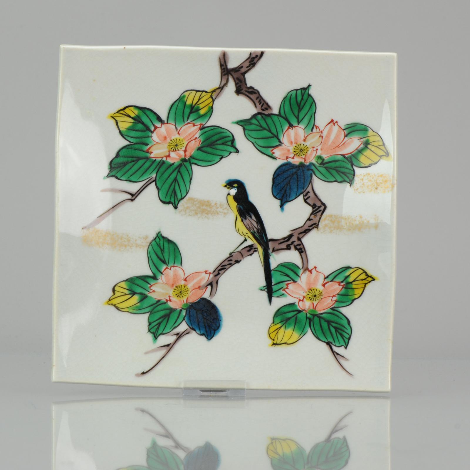 Showa period Japanese 20th Century Porcelain Kutani Bird Plate in Box For Sale 2