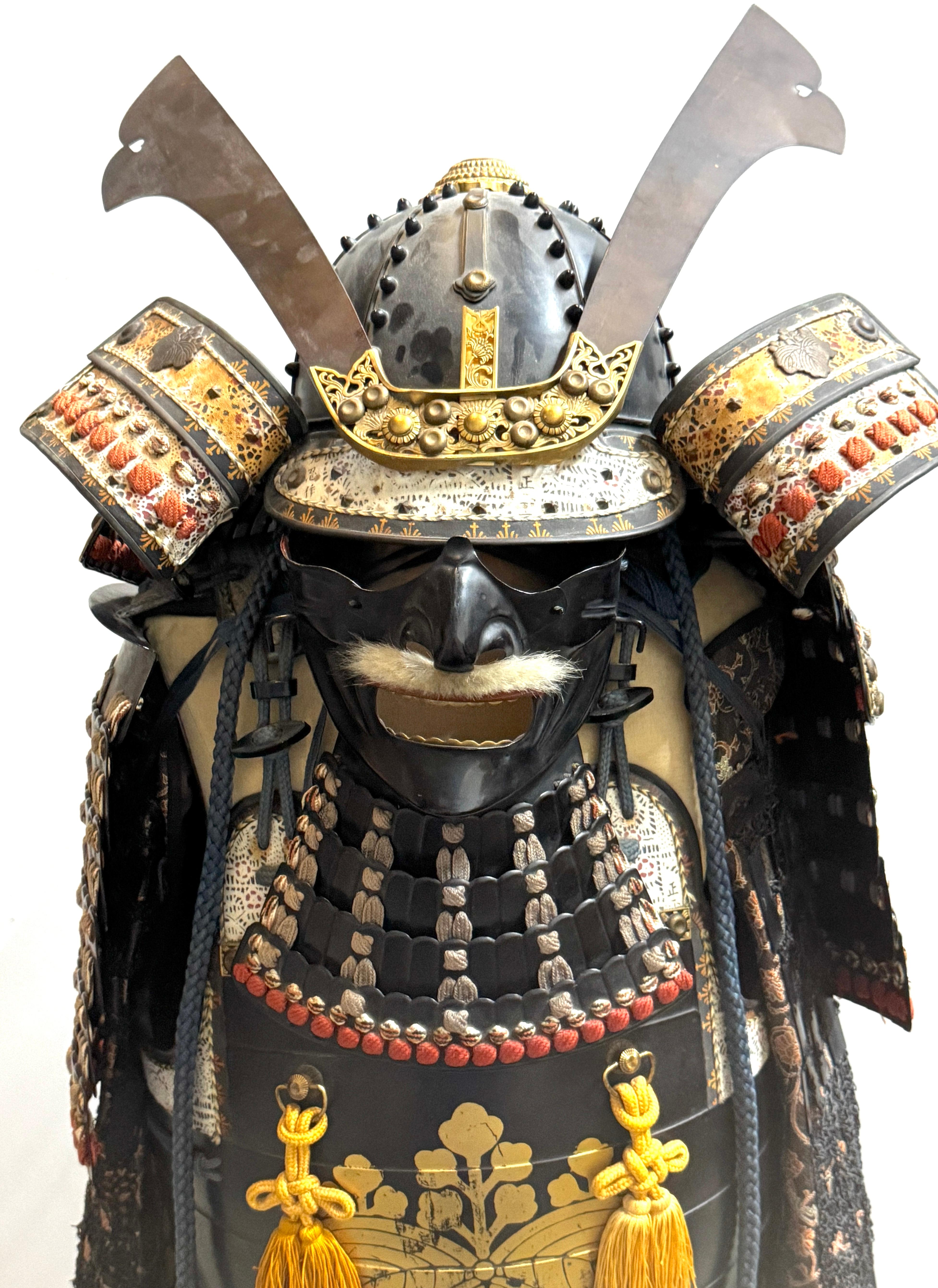 Cast Showa-Period Japanese Samurai Armor (Yoroi), with Paulownia Crest, Post-WWII For Sale