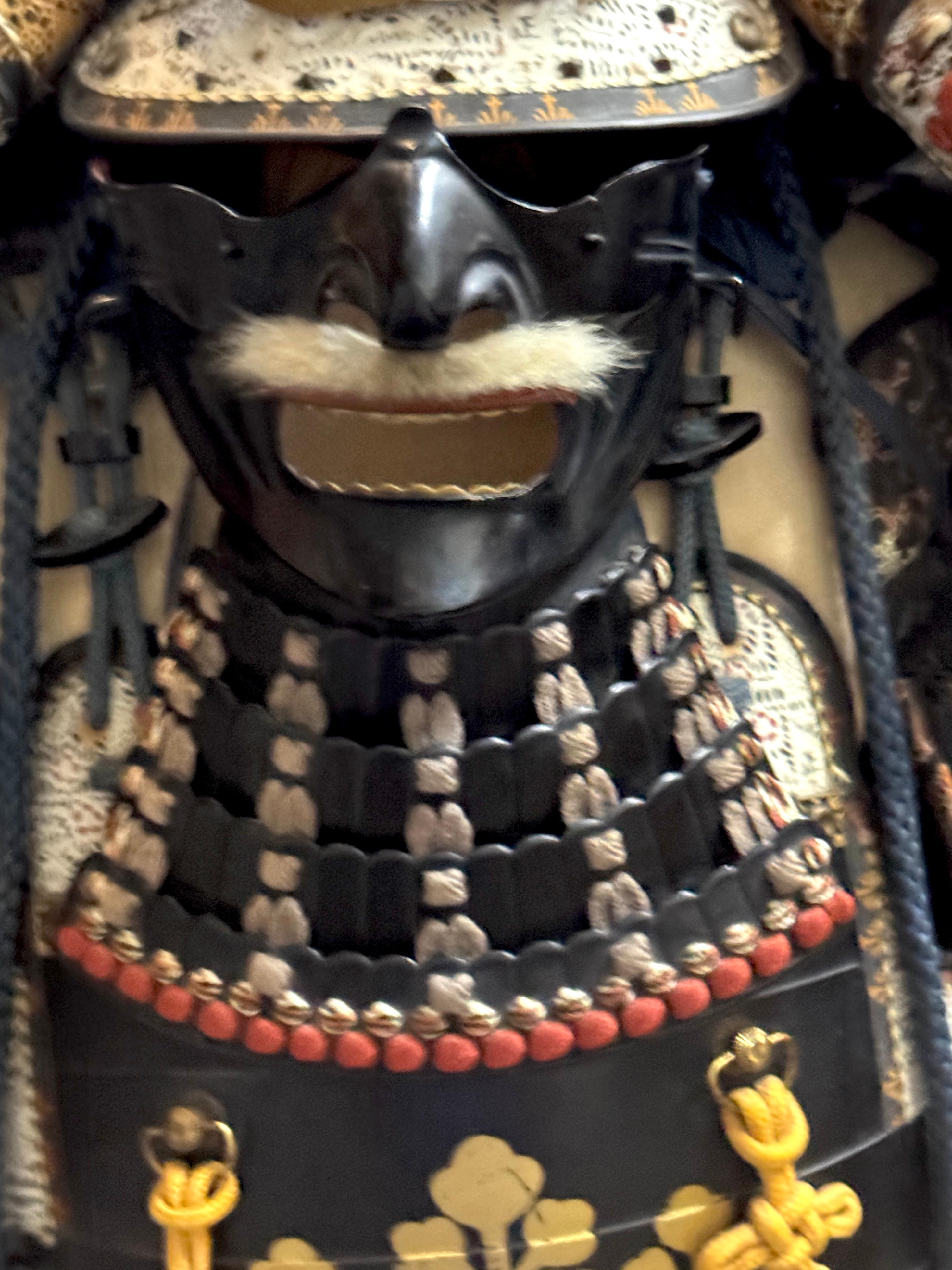 Showa-Period Japanese Samurai Armor (Yoroi), with Paulownia Crest, Post-WWII In Good Condition For Sale In West Palm Beach, FL