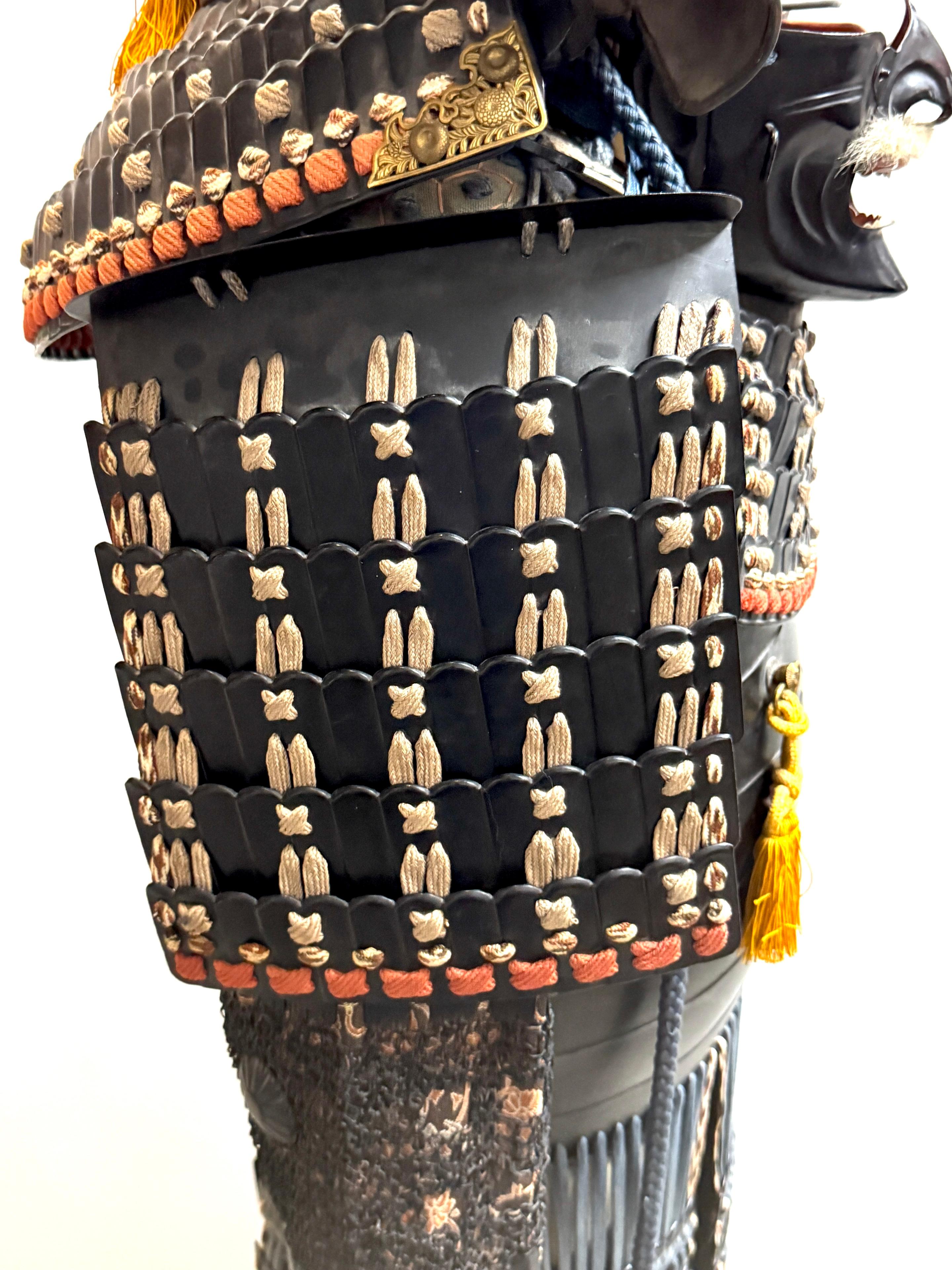 Showa-Period Japanese Samurai Armor (Yoroi), with Paulownia Crest, Post-WWII For Sale 2