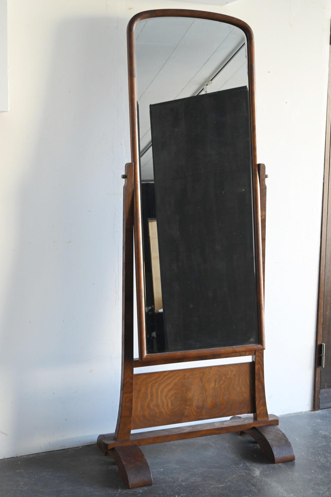 Giapponese Showa Period Japanese Wooden Stand Mirror / Mulberry Veneer Full-Length Mirror in vendita