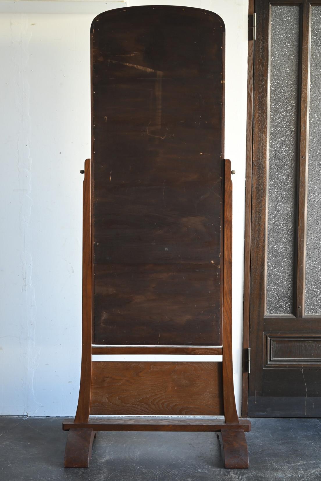 Fatto a mano Showa Period Japanese Wooden Stand Mirror / Mulberry Veneer Full-Length Mirror in vendita