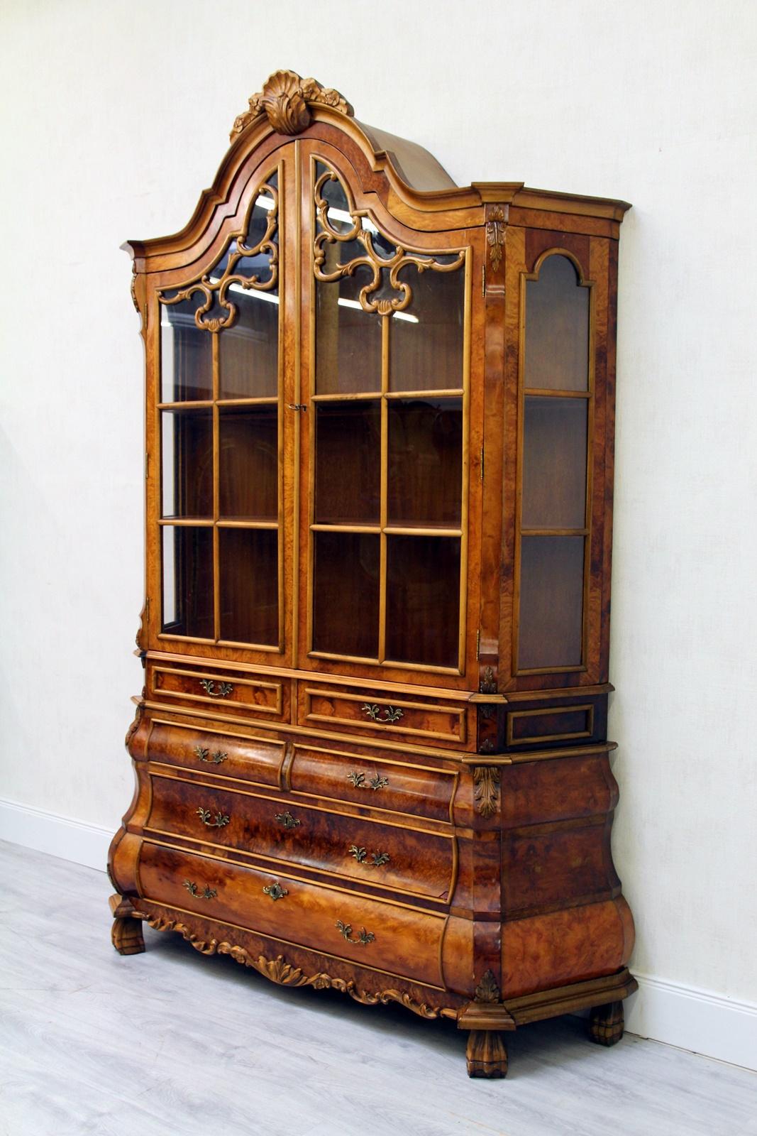 Showcase Art Nouveau Chippendale Antique bookcase Baroque nut (Spätes 19. Jahrhundert) im Angebot