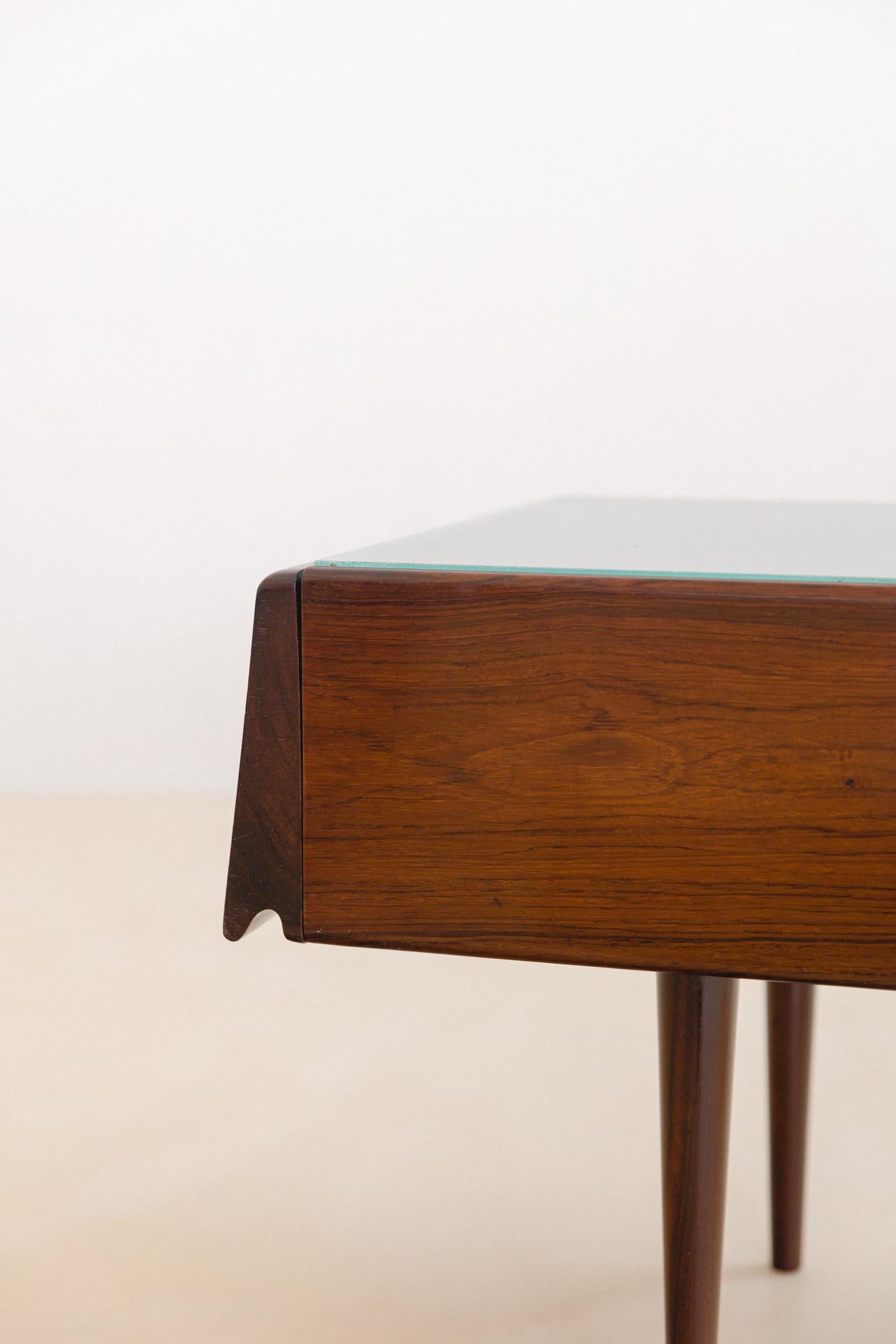 Mid-20th Century Showcase Coffee Table, Brazilian Rosewood, Carlo Hauner & Martin Eisler, C. 1955 For Sale