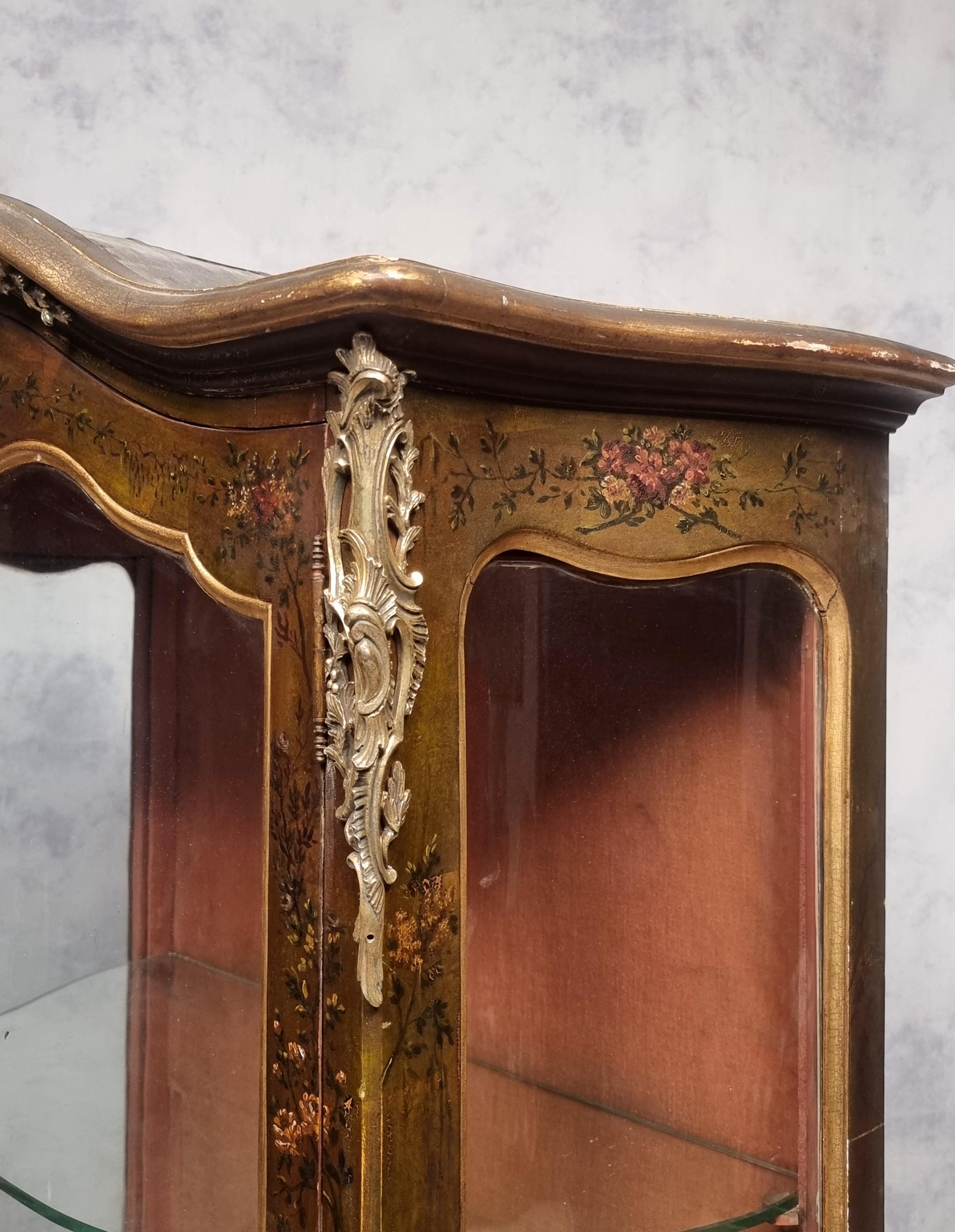Schaufenster gewölbt im Louis-XV-Stil Napoleon III.-Stil, Vernis Martin, 19. Jahrhundert im Angebot 10
