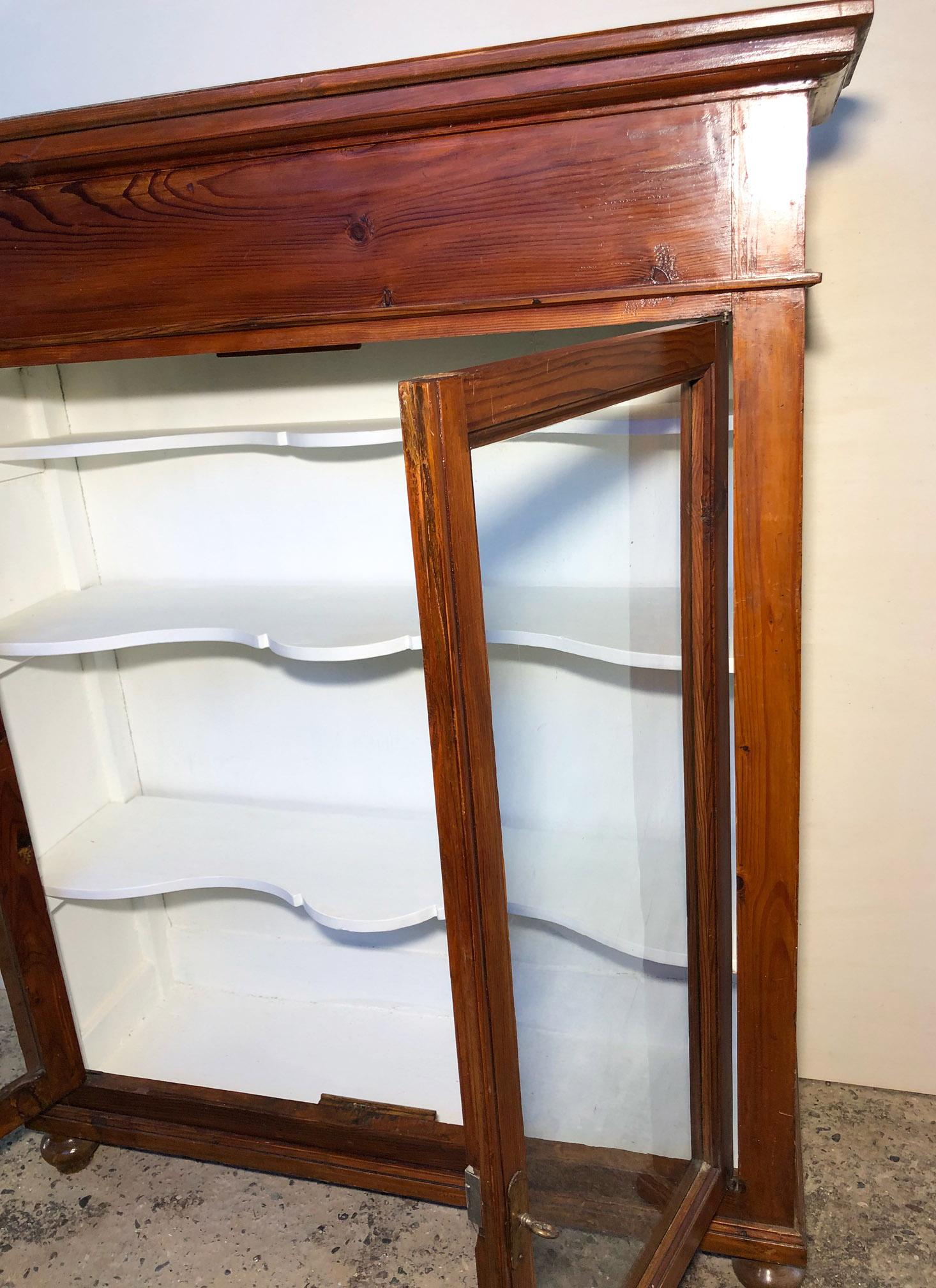 Late 19th Century Showcase  in Italian Larch, Internal Part Color White, Three Shelves For Sale