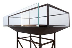 Vitrine en laiton et verre pour bijoux, A Silver, sacs ou portefeuilles