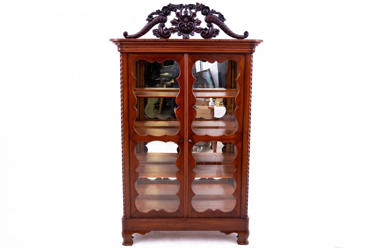 Vetrina, Europa occidentale, circa 1900.

Ottime condizioni.

Wood: mogano

Dimensioni: altezza 194 cm / larghezza 118 cm / profondità 51 cm