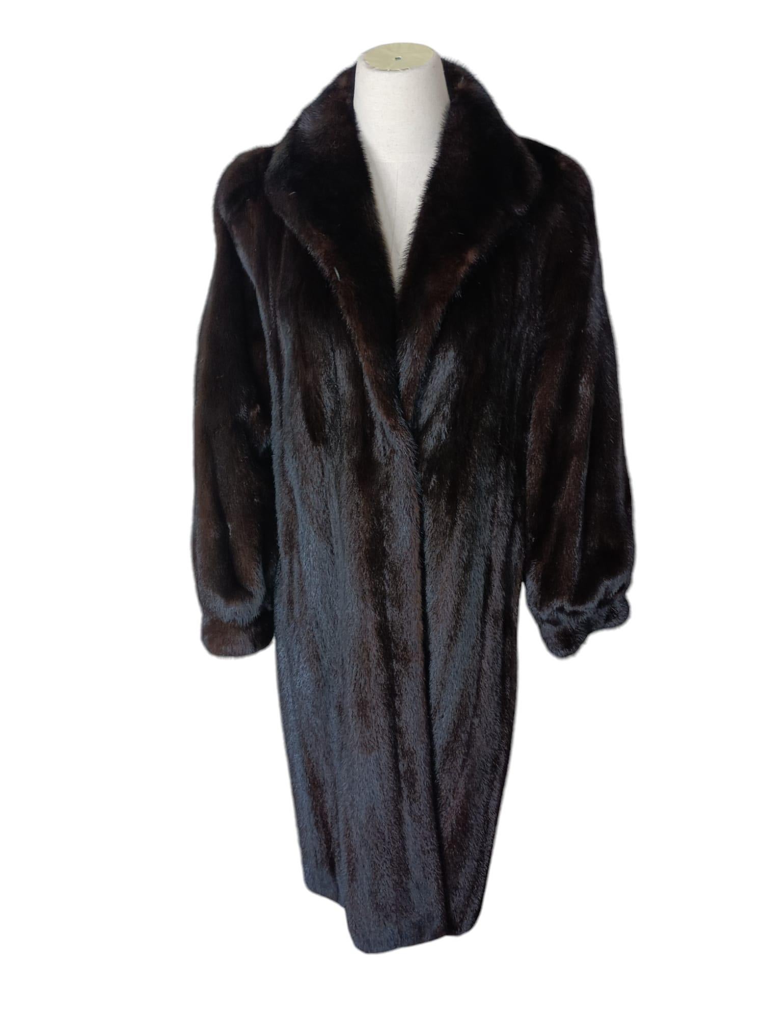 Nero Cappotto in pelliccia di visone Showroom Ranch (taglia 16 XL) in vendita