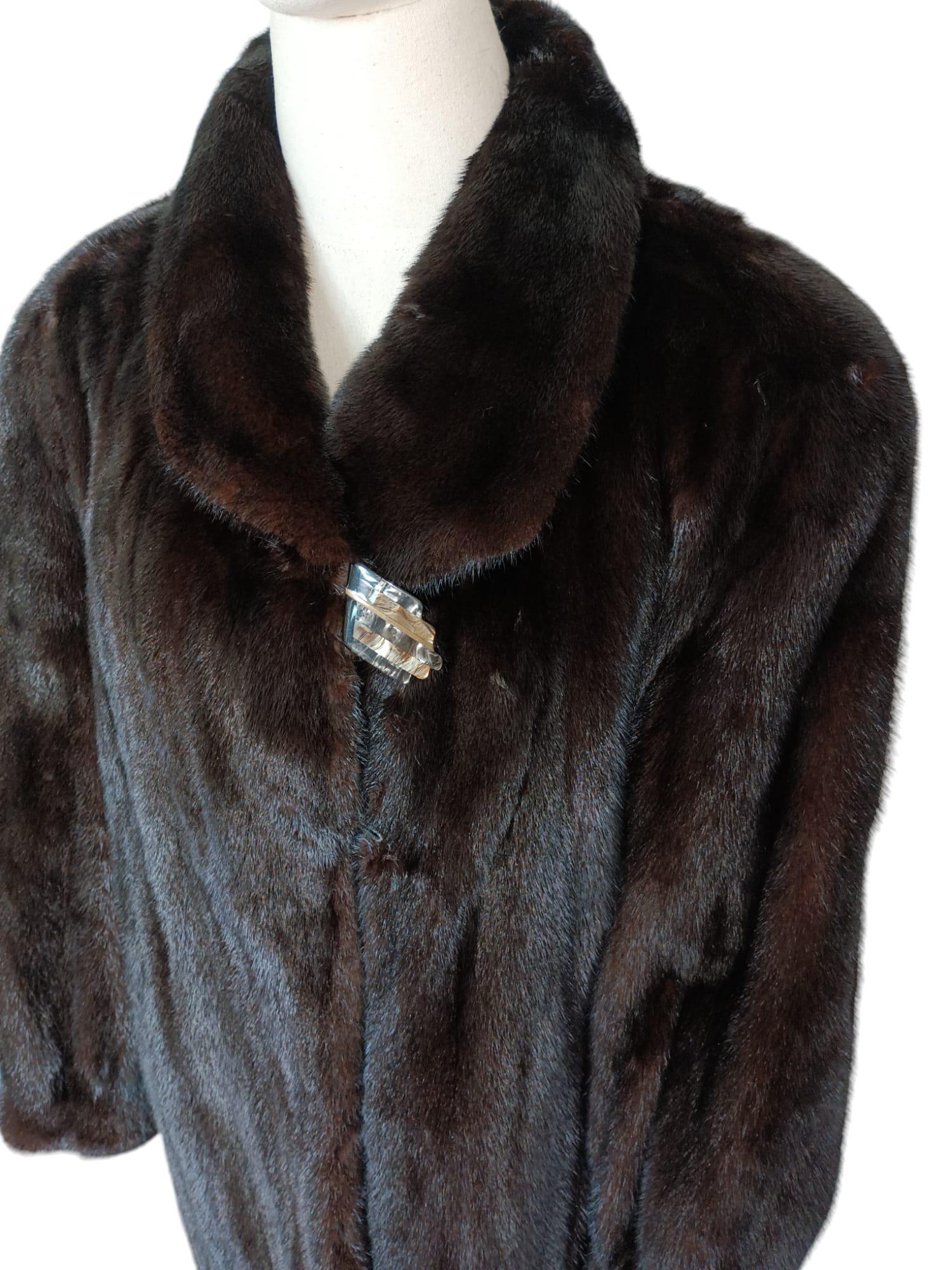 Cappotto in pelliccia di visone Showroom Ranch (taglia 16 XL) in vendita 2
