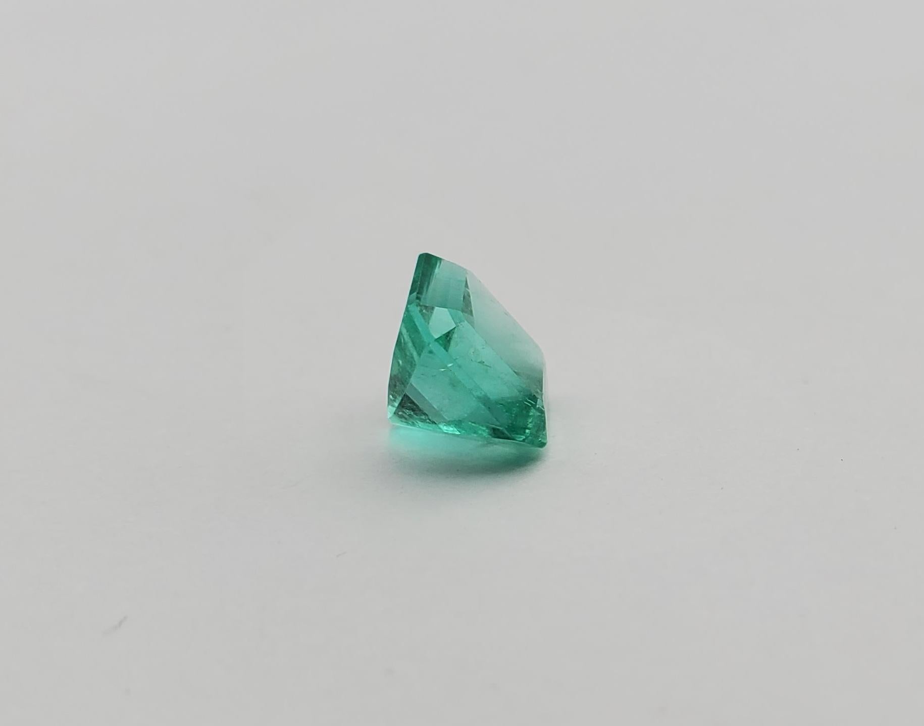 Showstopping 2.93ct Octagonal Cut Natural Emerald GIA Certified In Excellent Condition In Pittsburgh, PA