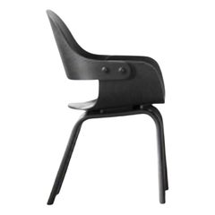 Chaise Showtime noire à 4 pieds de couleur chair par Jaime Hayon