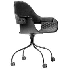 Chaise de bureau contemporaine à roulettes de Jaime Hayon modèle "showtime" teinté noir