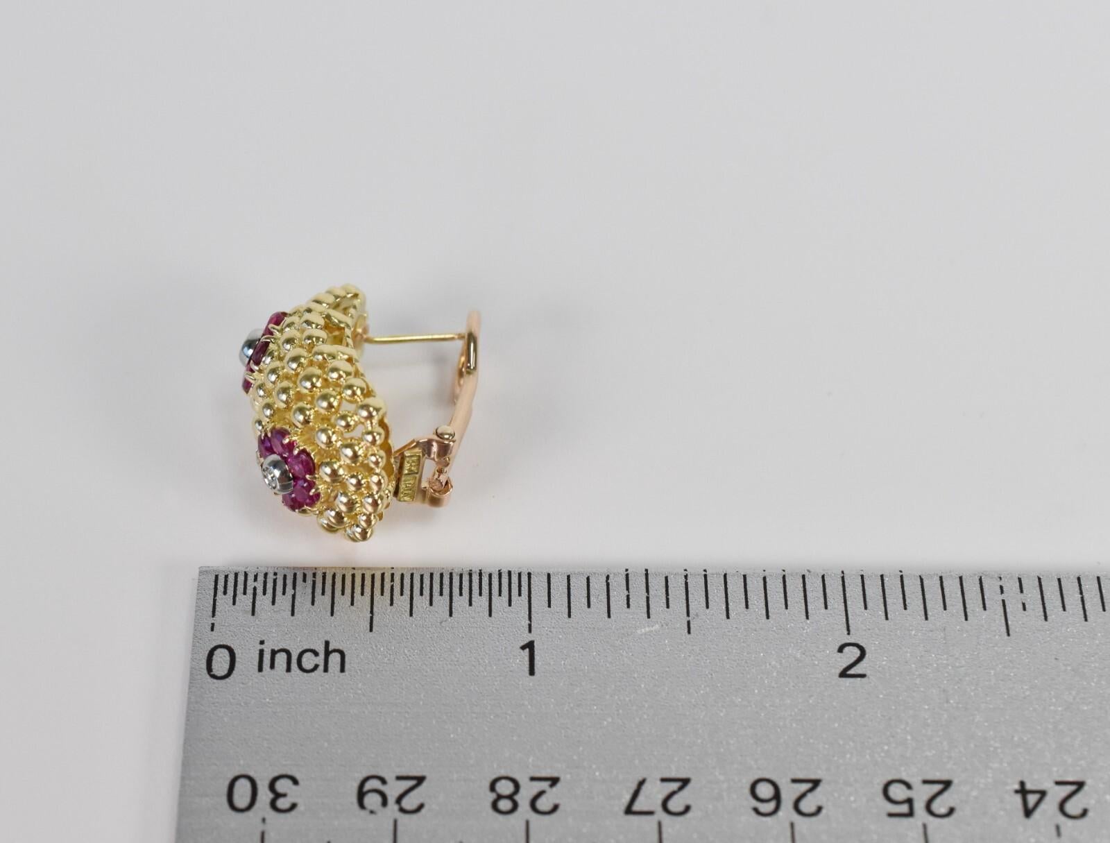 Shreve & Co. 18k Tri-Gold Flower Ruby & Diamond Earrings, 19.4g in vendita 6