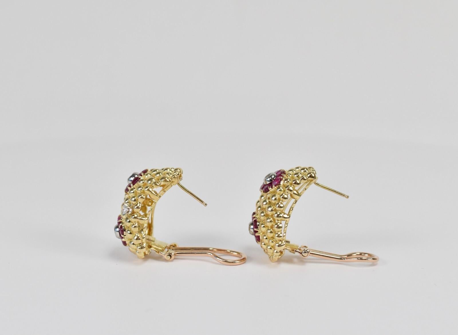 Shreve & Co. 18k Tri-Gold Flower Ruby & Diamond Earrings, 19.4g in vendita 3