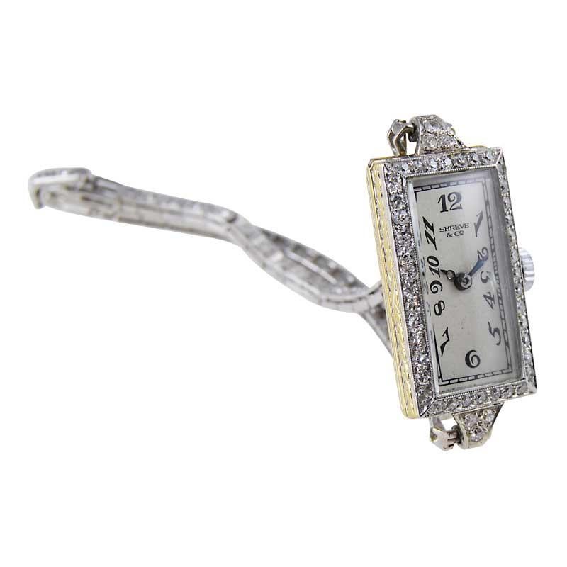 Shreve & Co. 18Kt. Art Deco Damenuhr mit Diamant-Lünette aus den 1920er Jahren, einfarbig 1