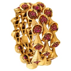 Used Shreve & Co. 1950 Bangle Bracelet in 18kt Gold with 14.85ct in Burmese Rubies