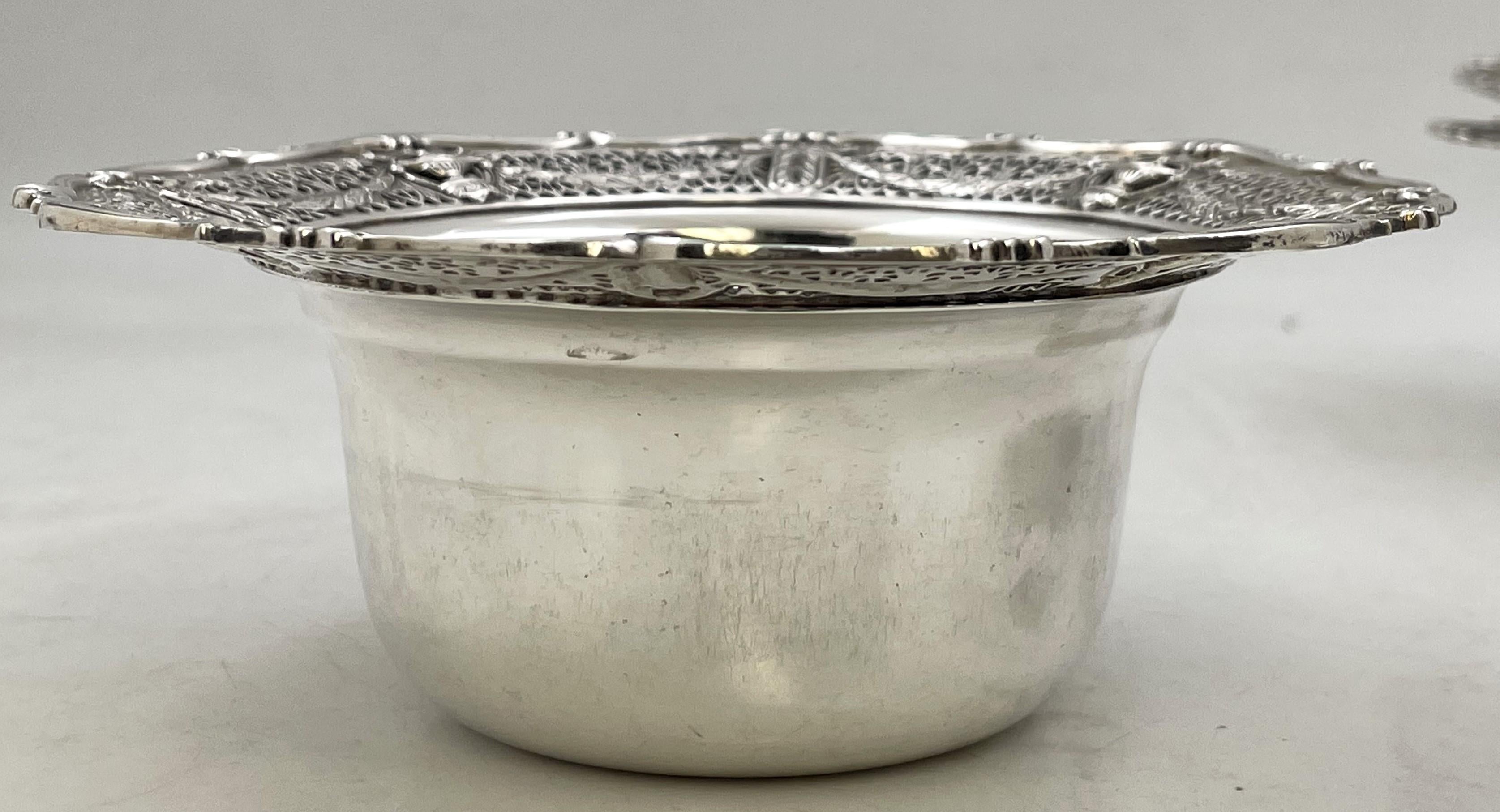 Shreve & Co. Ensemble de 12 bols à dessert en argent sterling à motif Adam Bon état - En vente à New York, NY