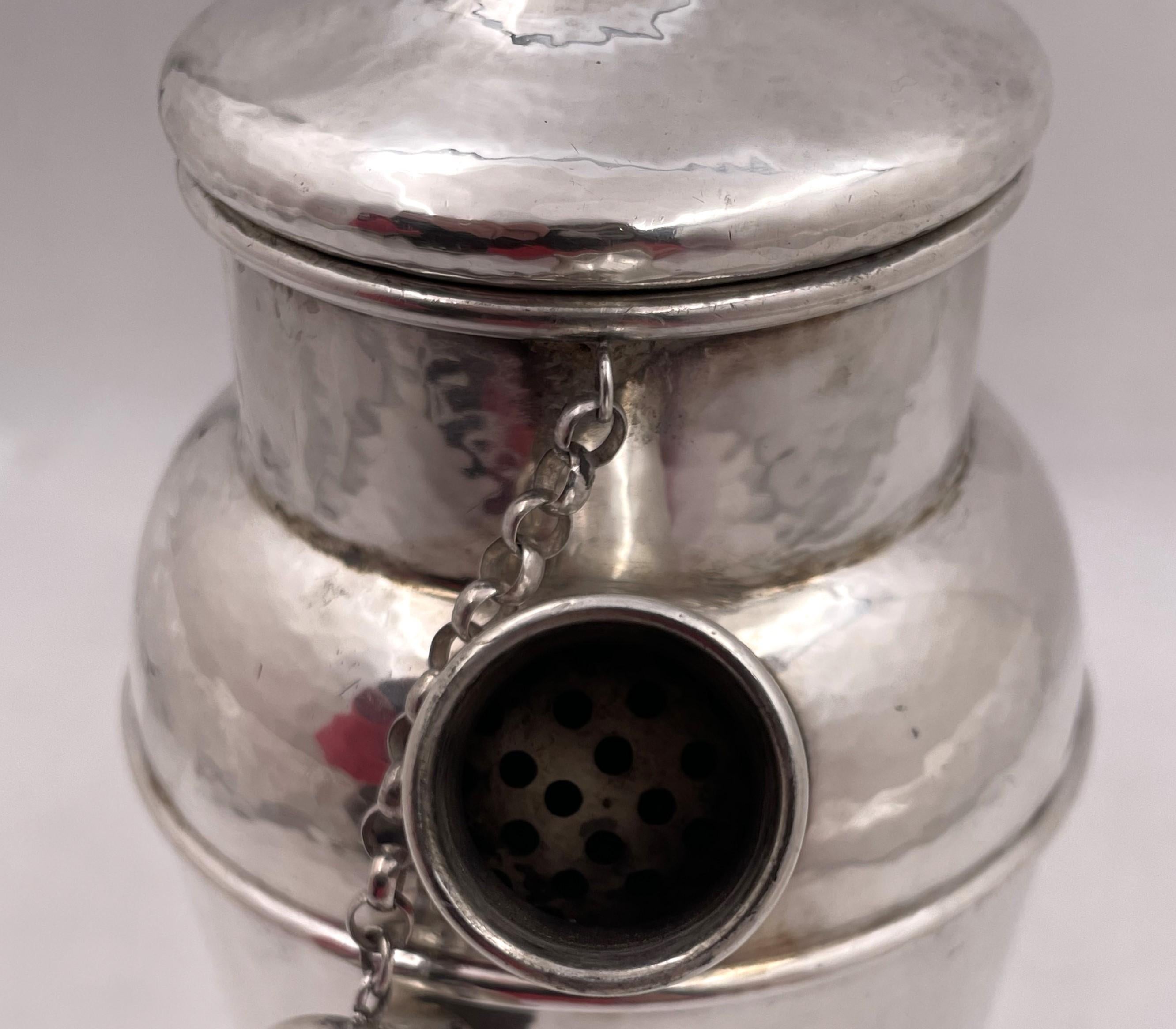 Shreve & Co. Sterling Silver Hammered Cocktail Shaker in Arts & Crafts Style In Good Condition For Sale In New York, NY
