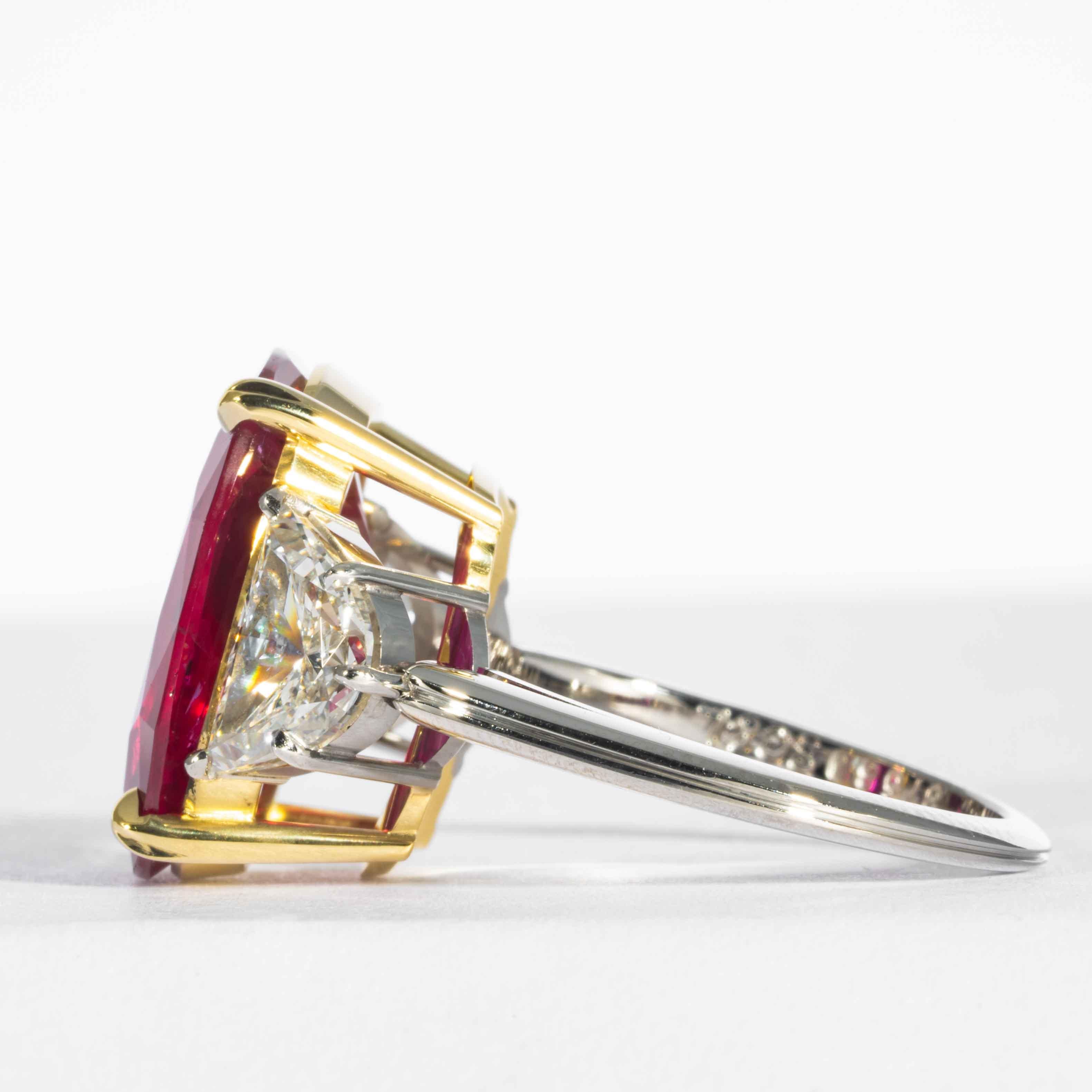 Shreve, Crump & Low 10,24 Karat „Royal Red“ Rubin und Diamant 3-Stein-Ring Damen