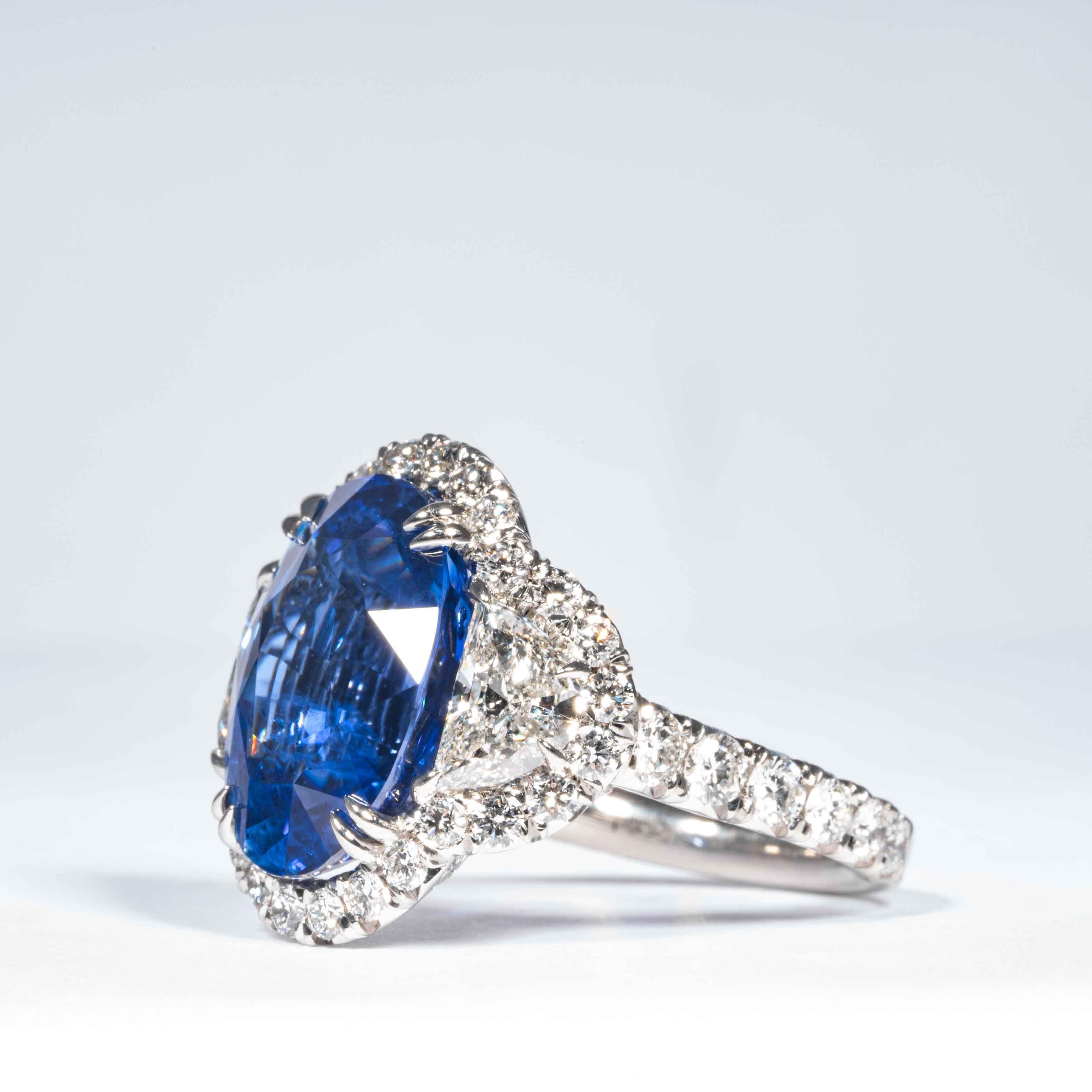Oval Cut Shreve, Crump & Low 12.38 Carat Blue Sapphire Sapphire and Diamond Platinum Ring For Sale