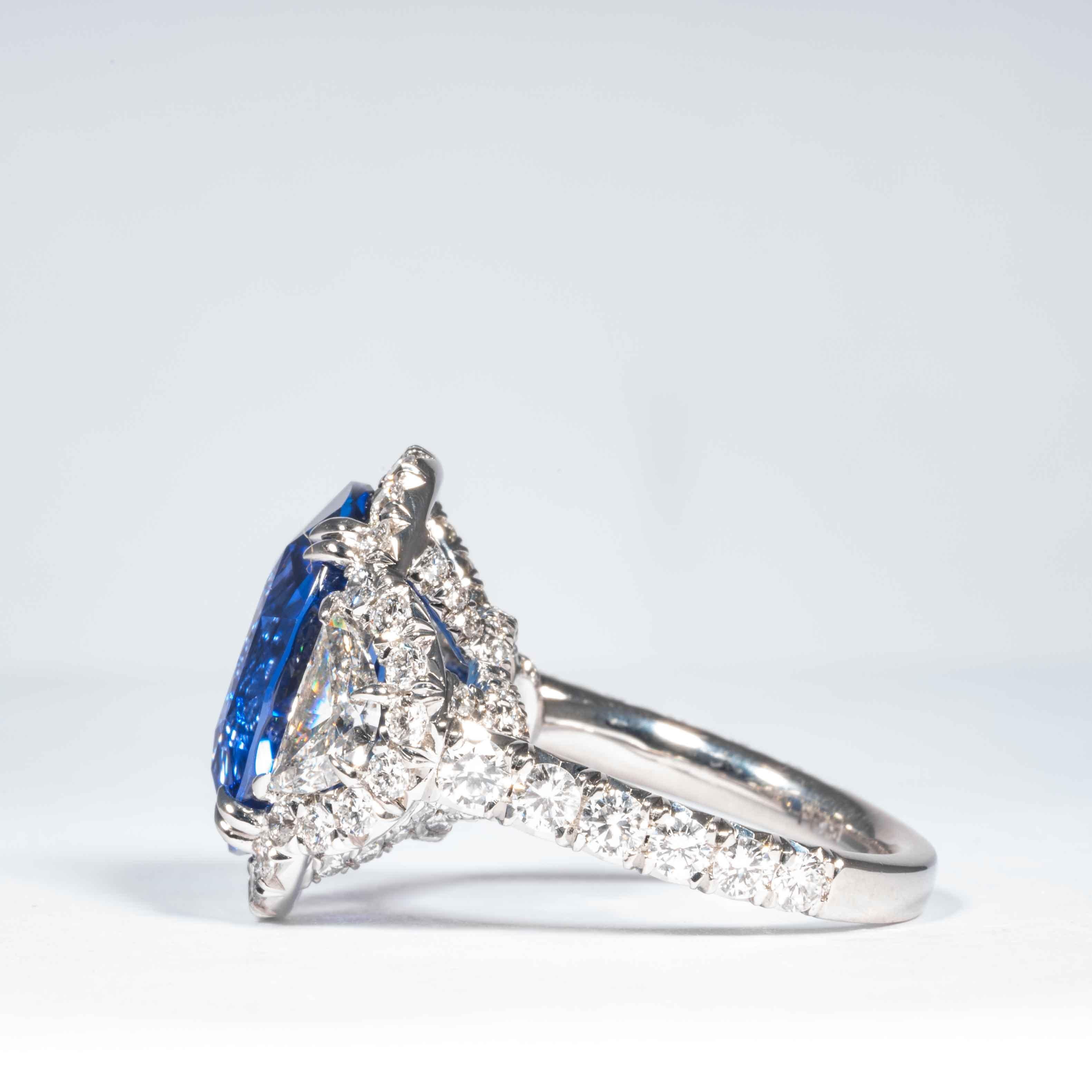 Shreve, Crump & Low 12.38 Carat Blue Sapphire Sapphire and Diamond Platinum Ring In New Condition For Sale In Boston, MA