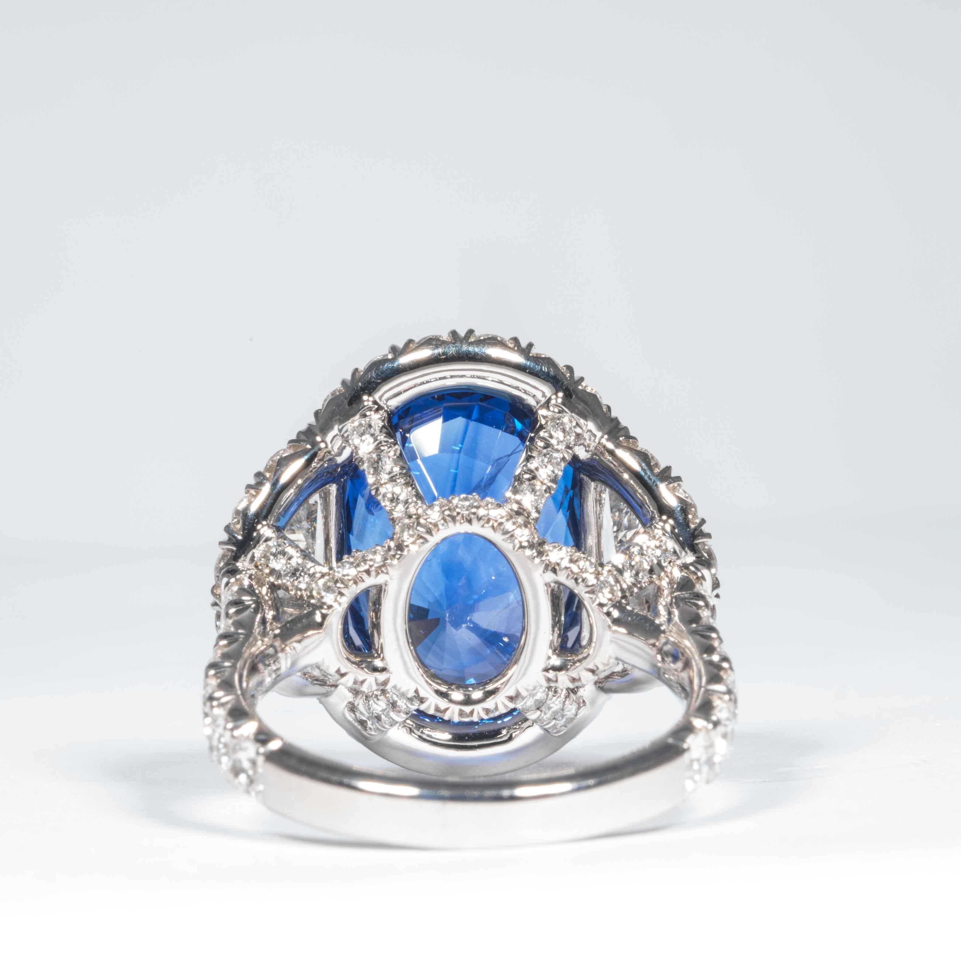 Women's Shreve, Crump & Low 12.38 Carat Blue Sapphire Sapphire and Diamond Platinum Ring For Sale
