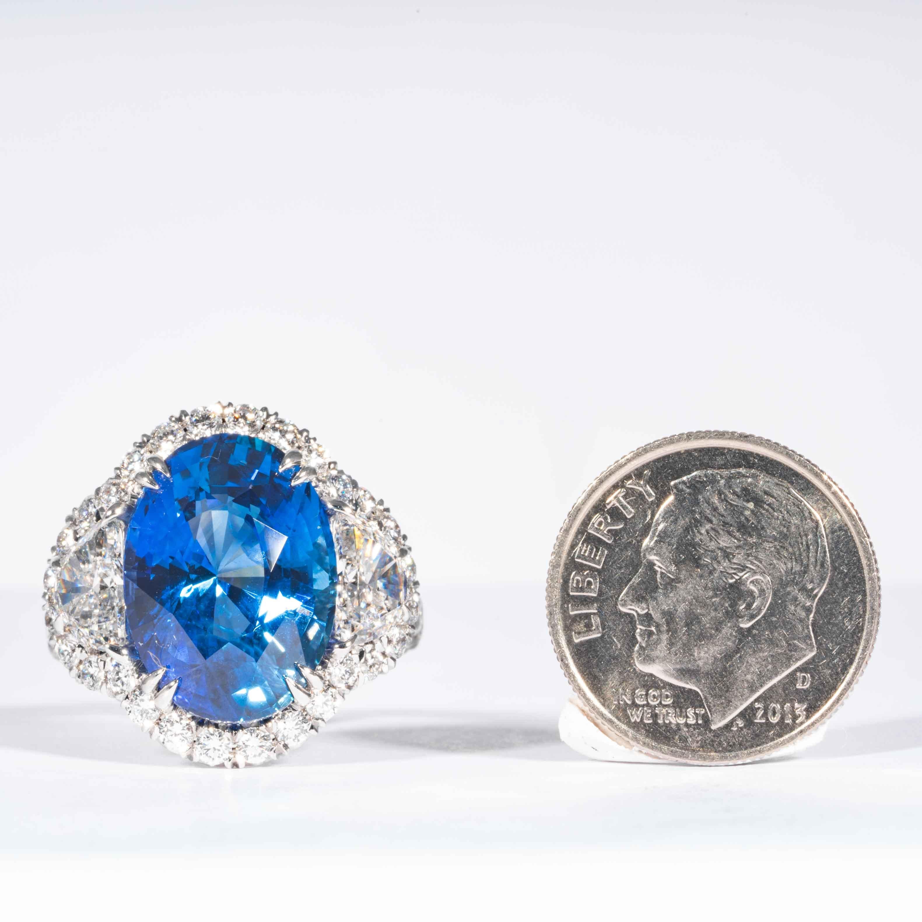 Shreve, Crump & Low 12.38 Carat Blue Sapphire Sapphire and Diamond Platinum Ring For Sale 2