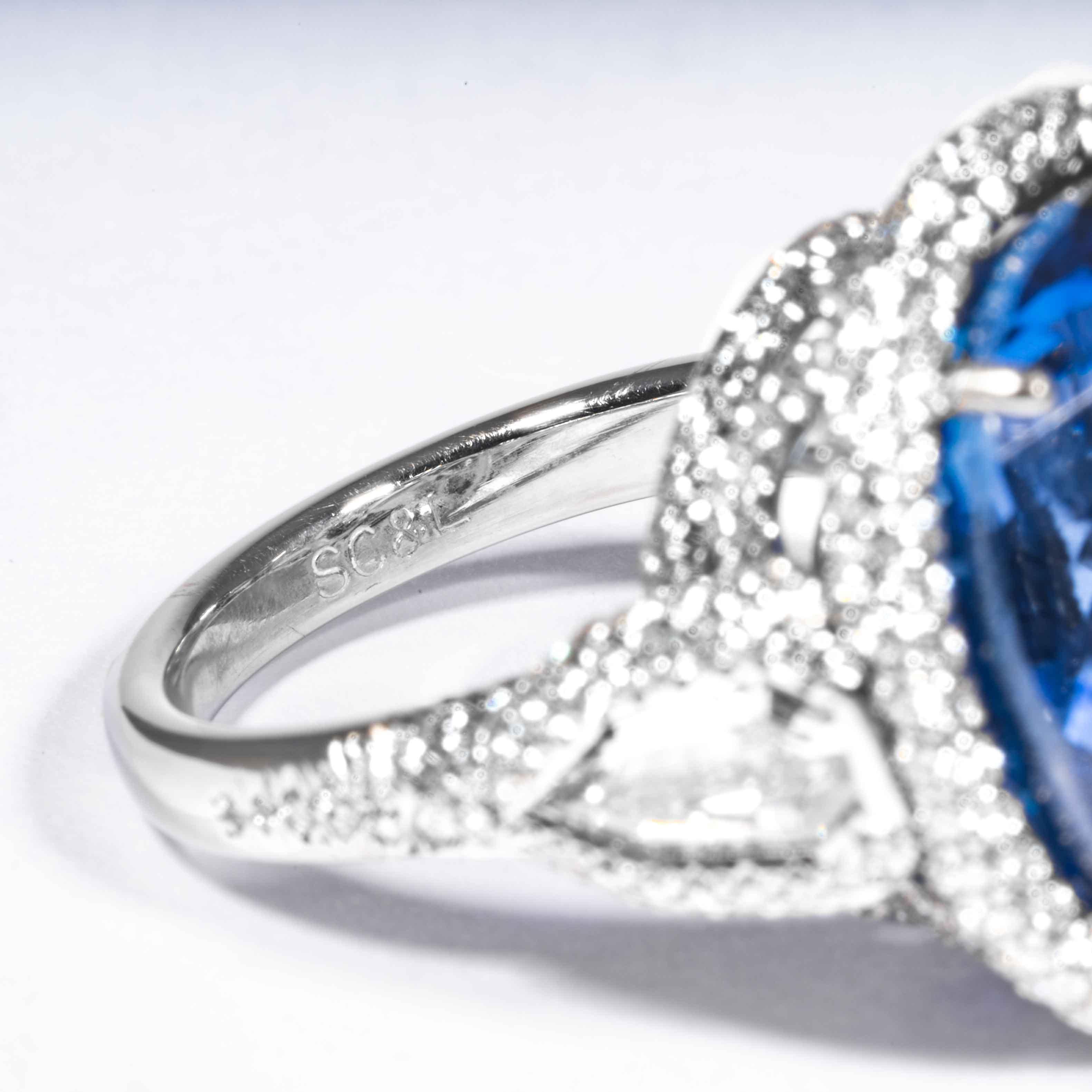 Oval Cut Shreve, Crump & Low 20.86 Carat Blue Sapphire Sapphire and Diamond Platinum Ring For Sale