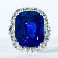 Shreve, Crump & Low 25.43 Carat Blue Sapphire Sapphire and Diamond Platinum Ring