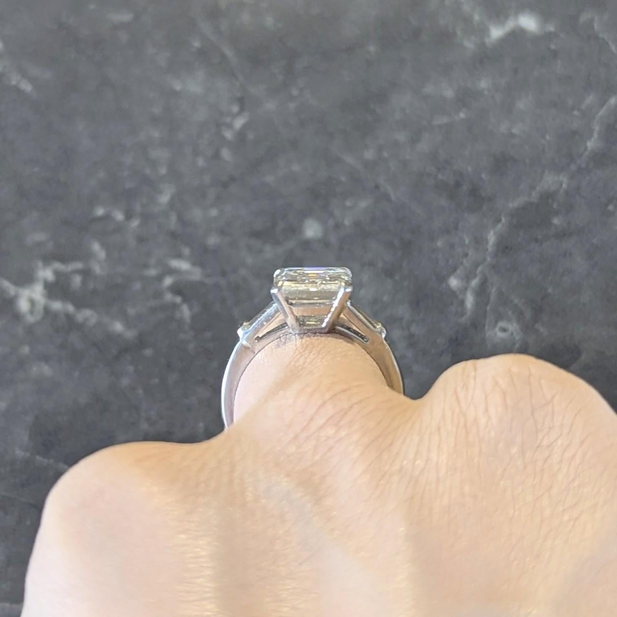 Shreve, Crump & Low Anillo de compromiso vintage de platino con diamante esmeralda de 3,83 CTW GIA en venta 6