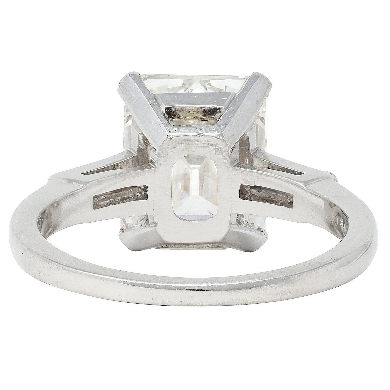 Femenino o masculino Shreve, Crump & Low Anillo de compromiso vintage de platino con diamante esmeralda de 3,83 CTW GIA en venta