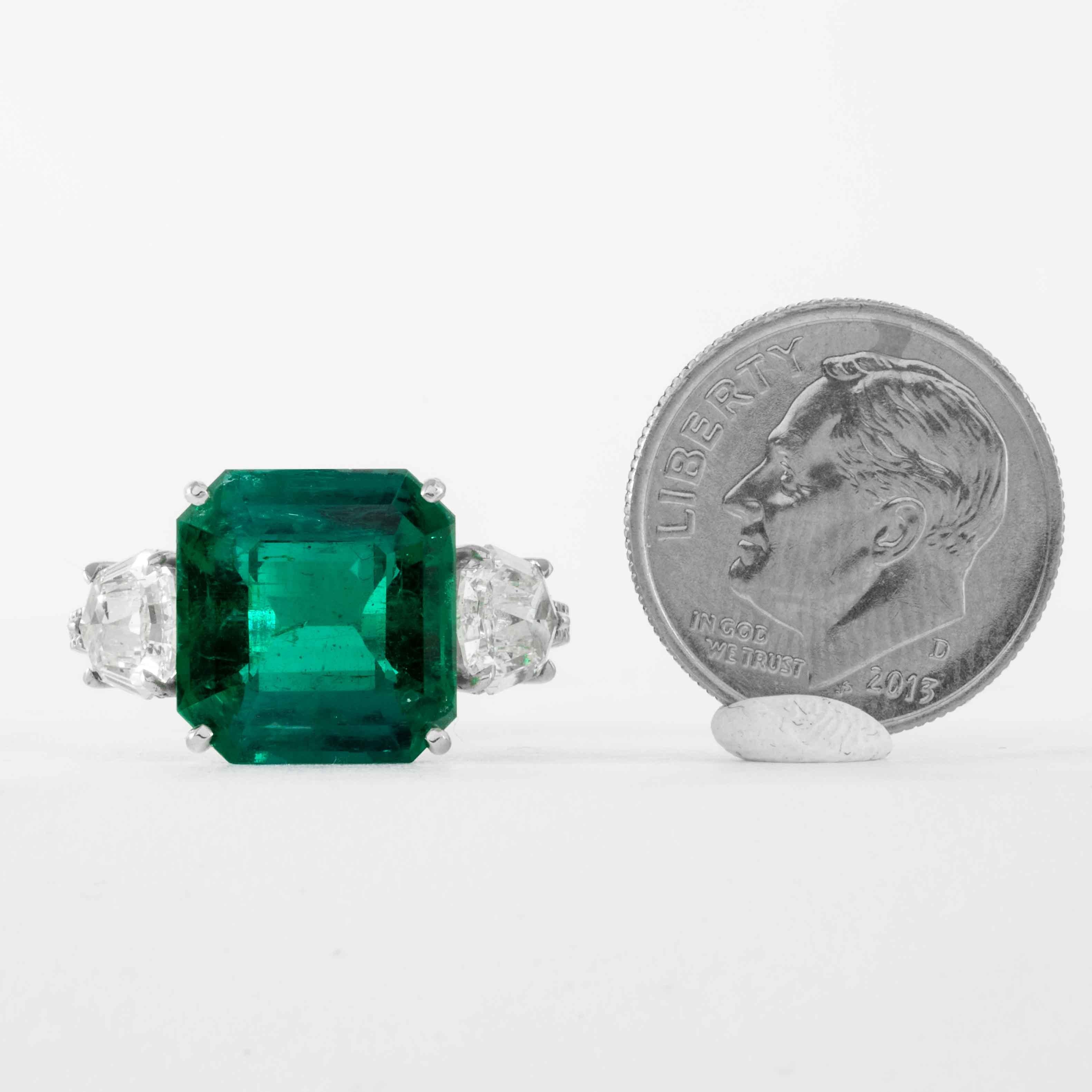 Shreve, Crump & Low 5.48 Carat Colombian Emerald and Diamond White Gold Ring For Sale 3