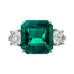 Shreve, Crump & Low 5.48 Carat Colombian Emerald and Diamond White Gold Ring