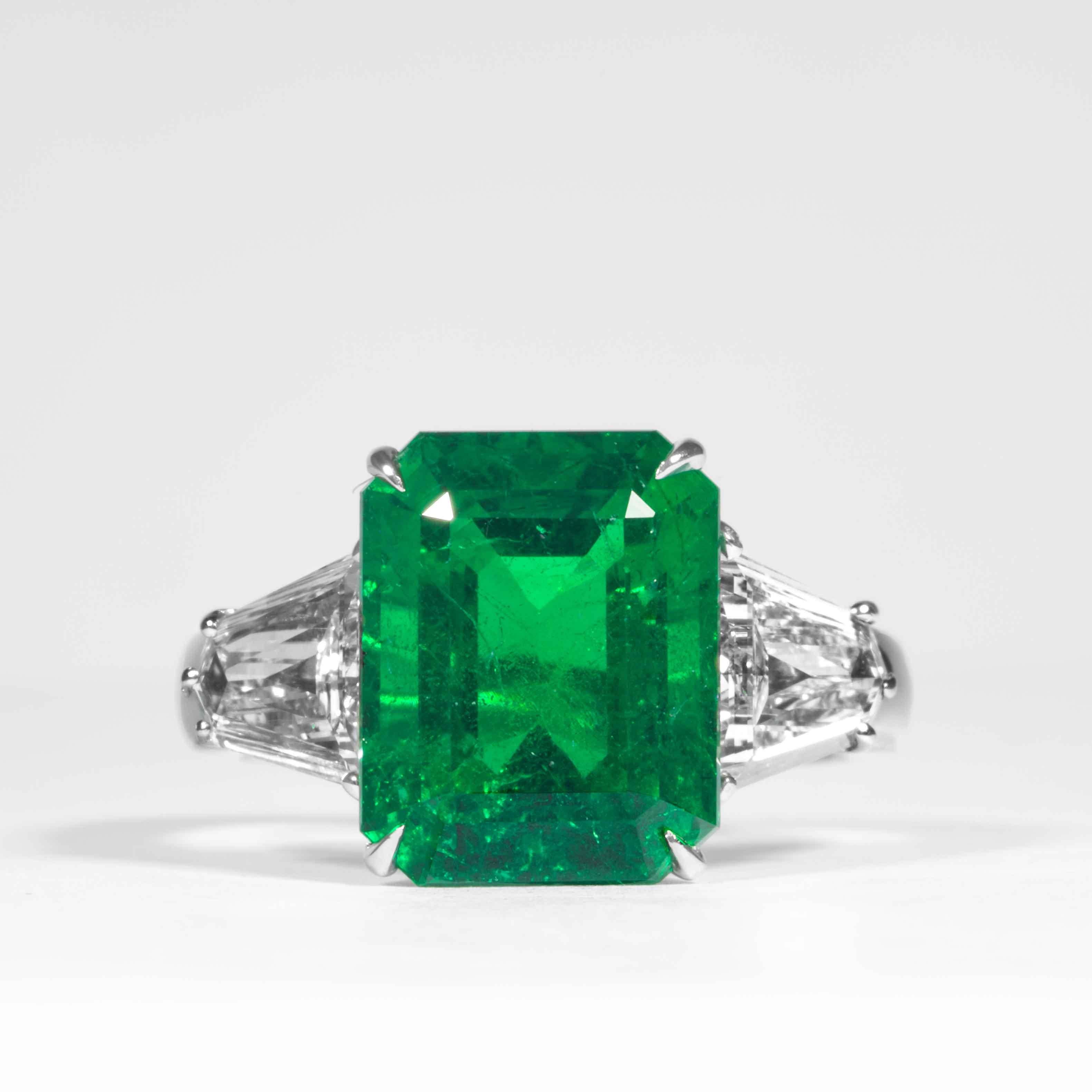 3 stone emerald ring