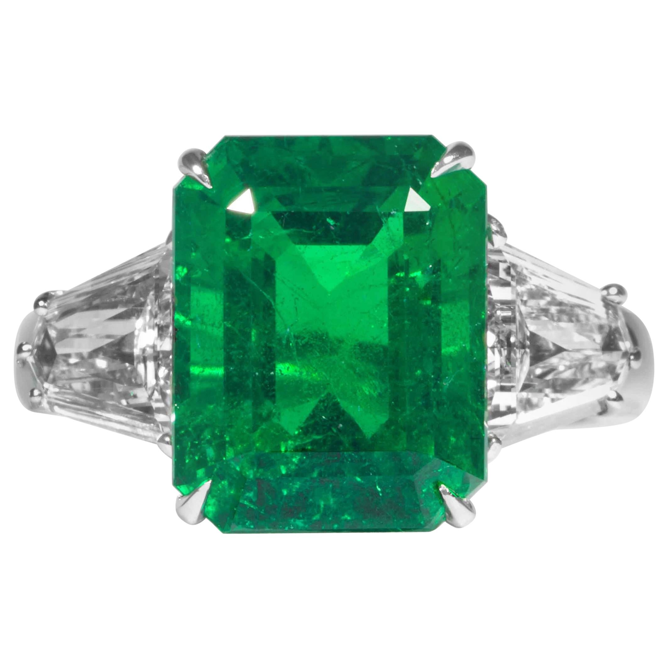 Shreve, Crump & Low 6.08 Carat Zambian Emerald and Diamond 3-Stone Ring For Sale