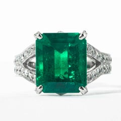 Shreve, Crump & Low 6.25 Carat Colombian Emerald and Diamond White Gold Ring