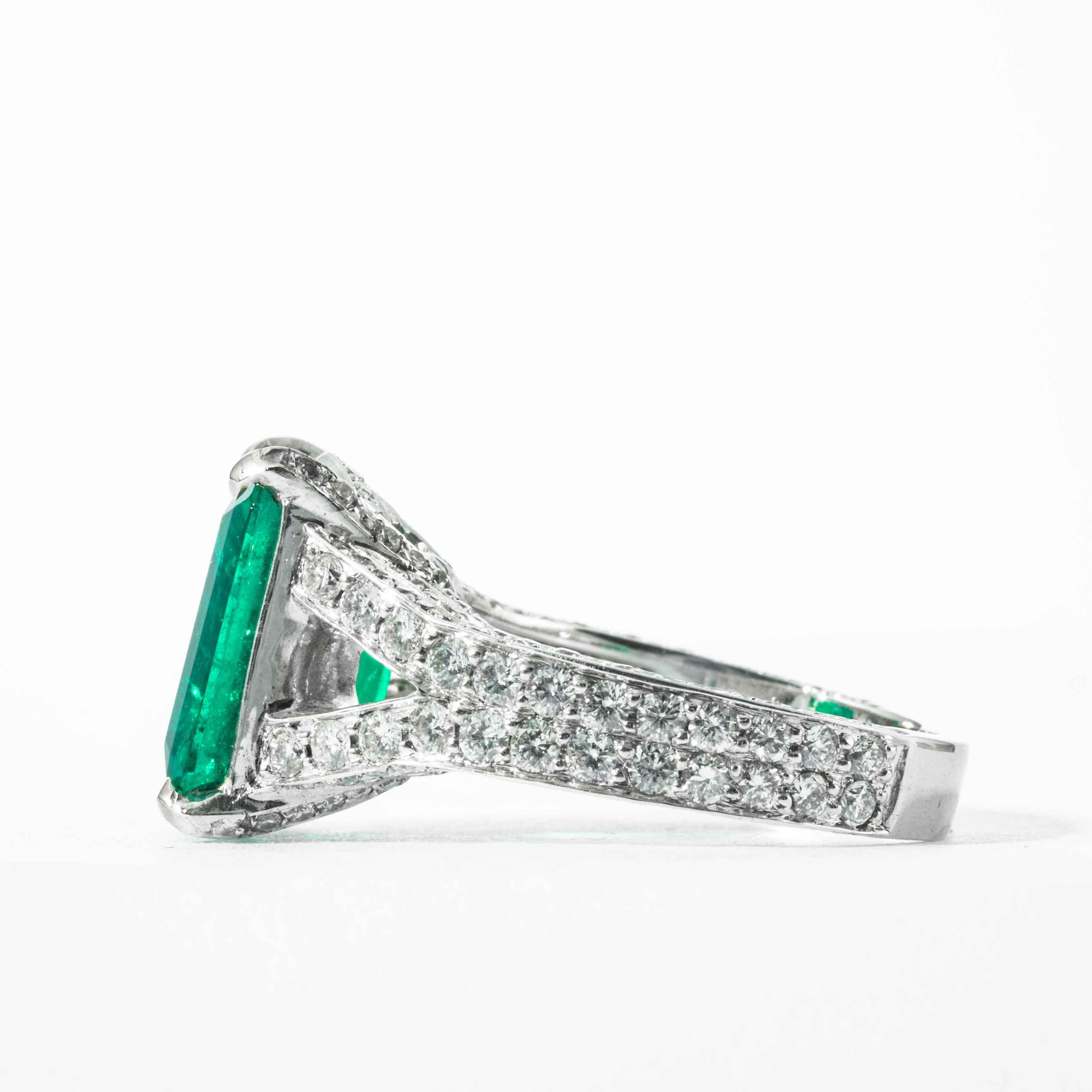 Shreve, Crump & Low 6.25 Carat Colombian Emerald and Diamond White Gold Ring For Sale 1