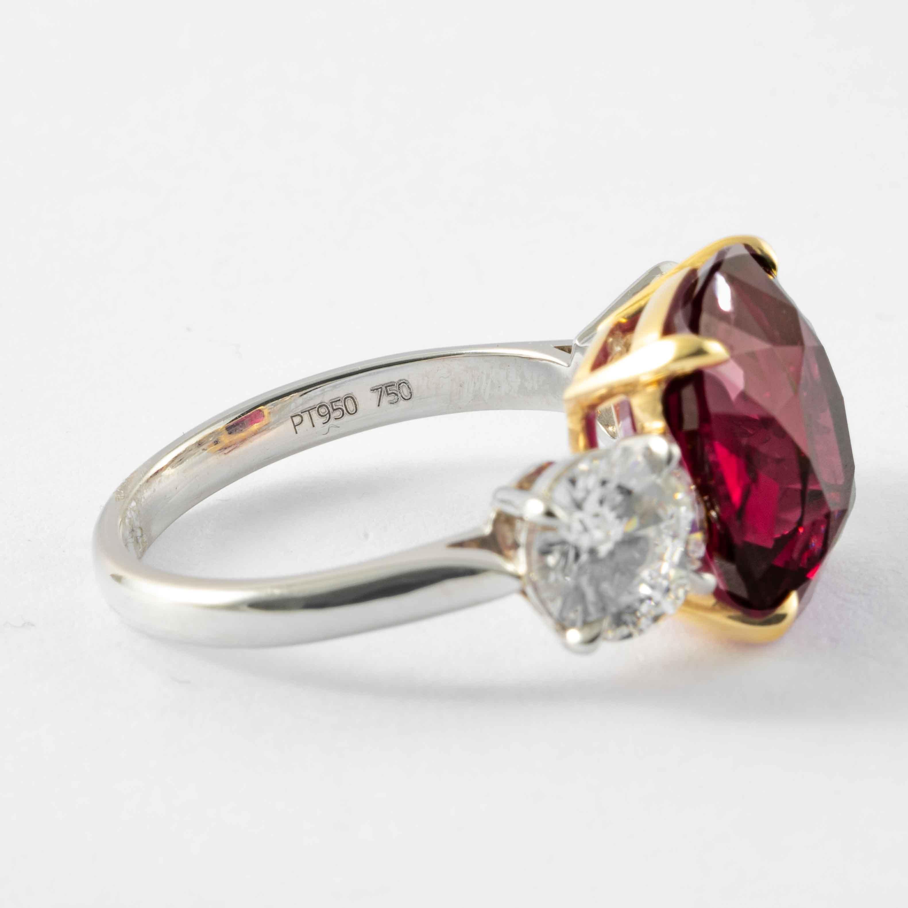 Anillo de 3 piedras Shreve, Crump & Low de 9,13 quilates de rubí rojo talla cojín y diamantes en venta 3
