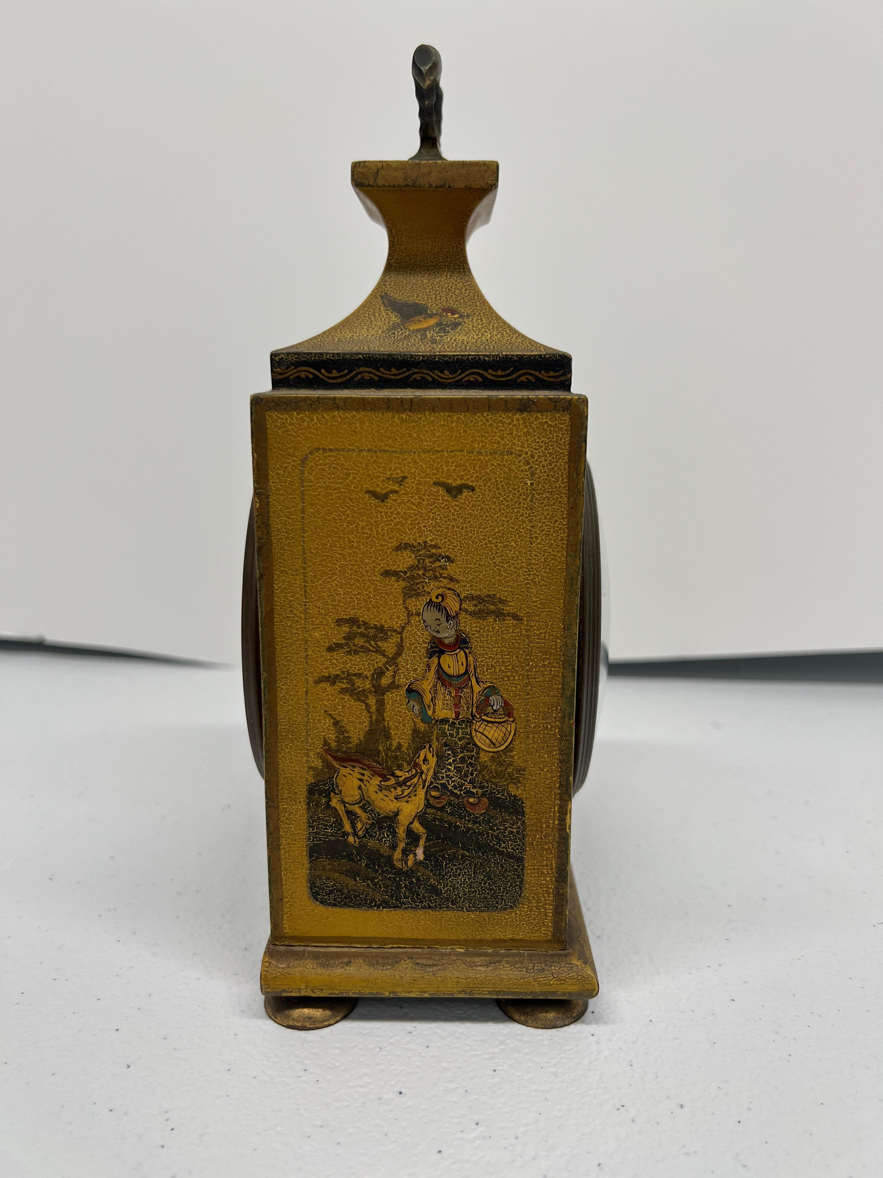 Shreve, Crump & Low Boston Chinoiserie Decorated Tole Mantel Clock - Swiss Mov't In condizioni buone in vendita a Atlanta, GA