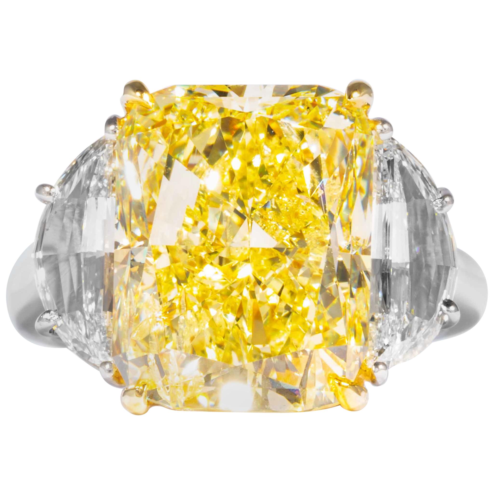 Shreve, Crump & Low GIA Certified 10.04 Carat Fancy Yellow Radiant Diamond Ring For Sale