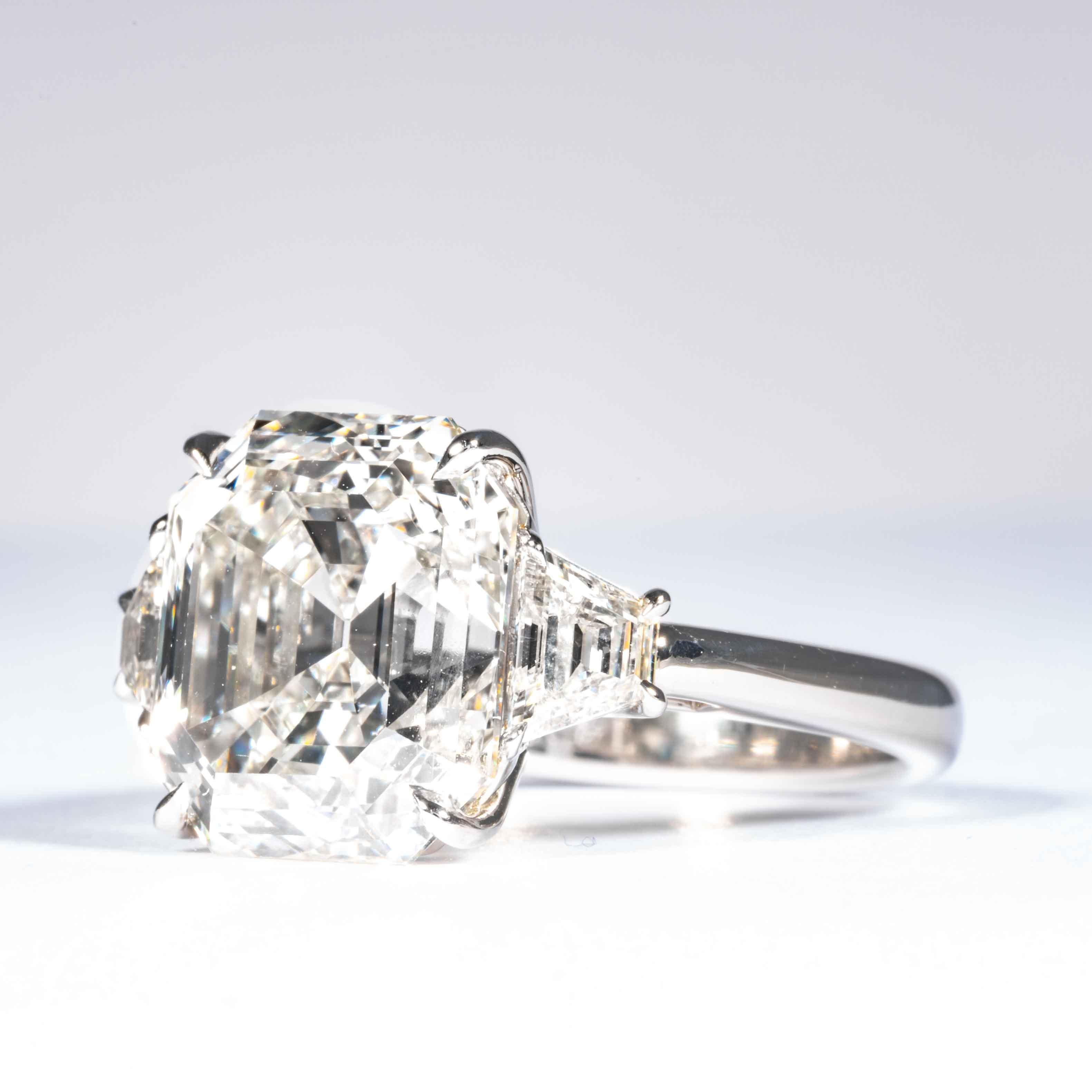 Shreve, Crump & Low GIA Certified 10.04 Carat L VS1 Asscher Cut Diamond Ring In New Condition In Boston, MA