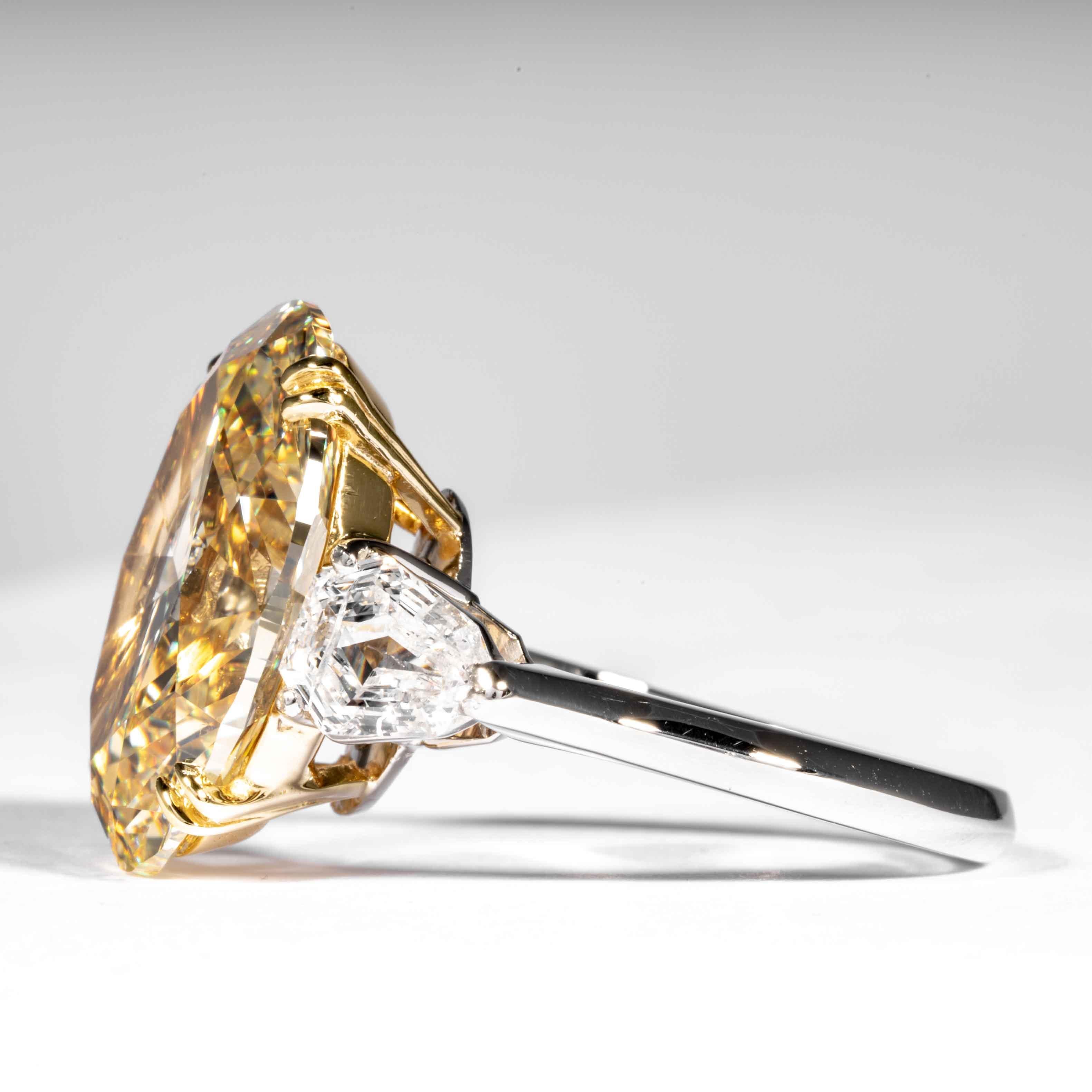 Oval Cut Shreve, Crump & Low GIA Certified 10.09 Carat Fancy Yellow Oval Diamond Ring For Sale