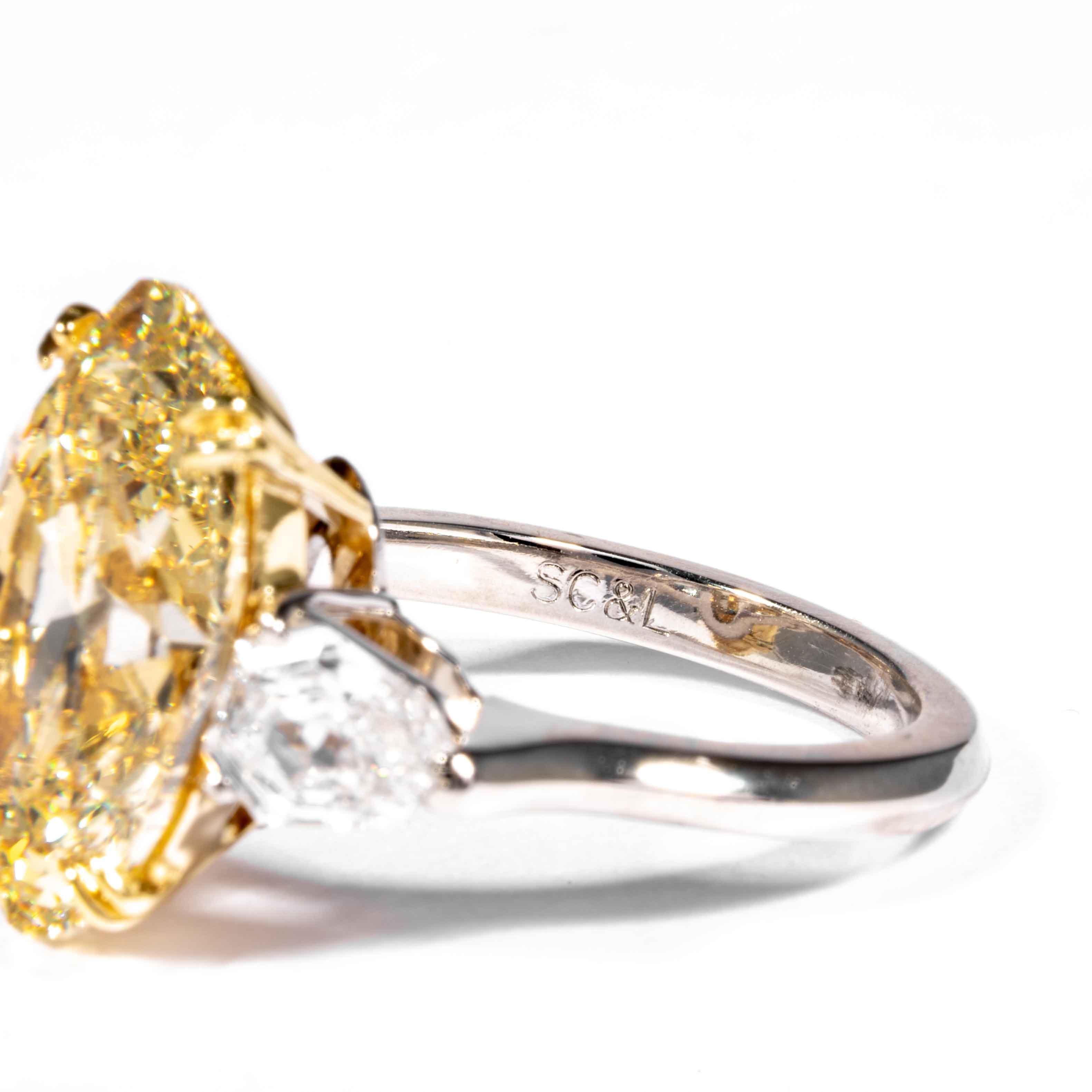 Women's Shreve, Crump & Low GIA Certified 10.09 Carat Fancy Yellow Oval Diamond Ring For Sale