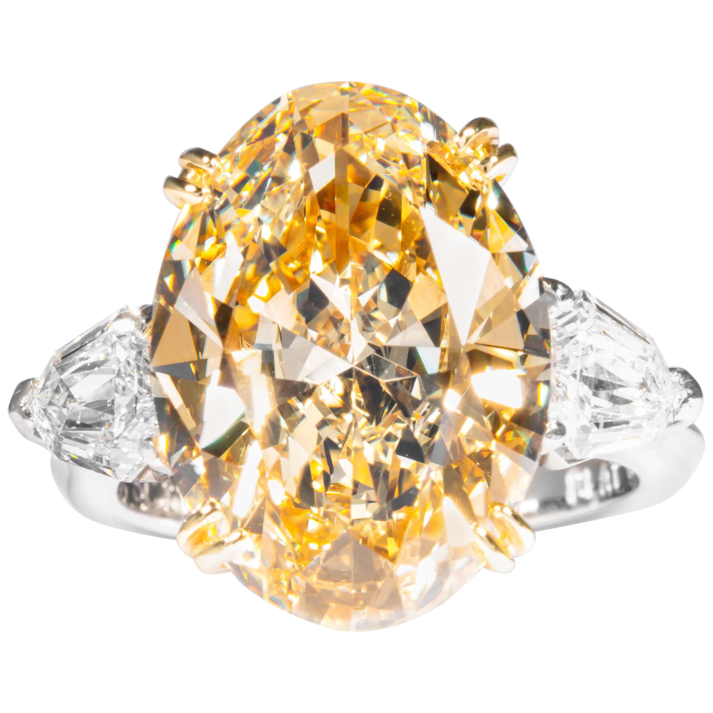 Bague Shreve, Crump & Low avec diamant ovale jaune fantaisie de 10,09 carats certifié par le GIA