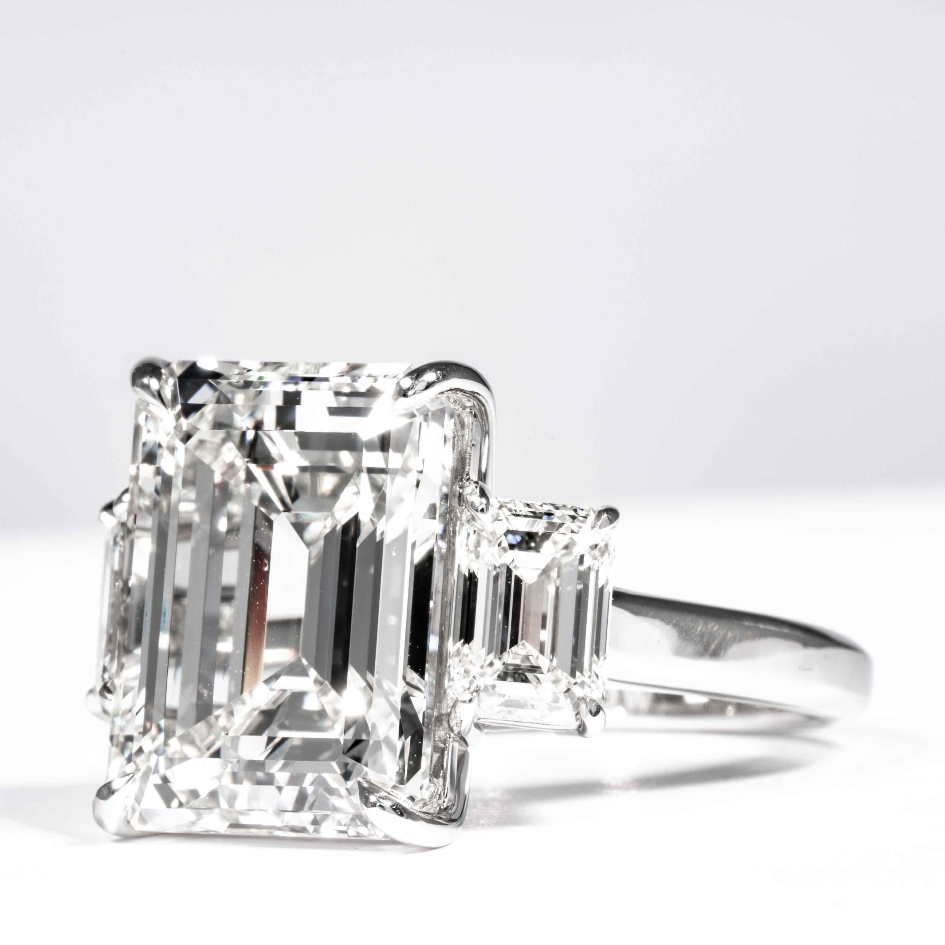 Bague Shreve, Crump & Low avec diamant taille émeraude de 10,75 carats certifié GIA K VS2 Neuf - En vente à Boston, MA